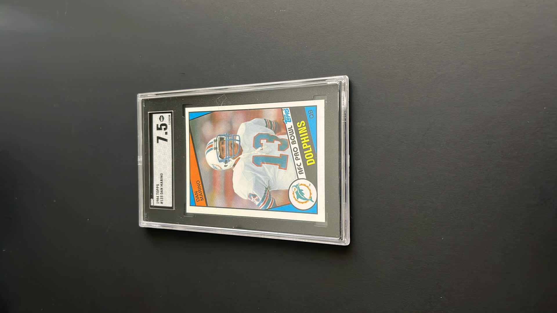 Photo 1 of 1984 DAN MARINO TOPPS ROOKIE RATED 7.5 CARD 123