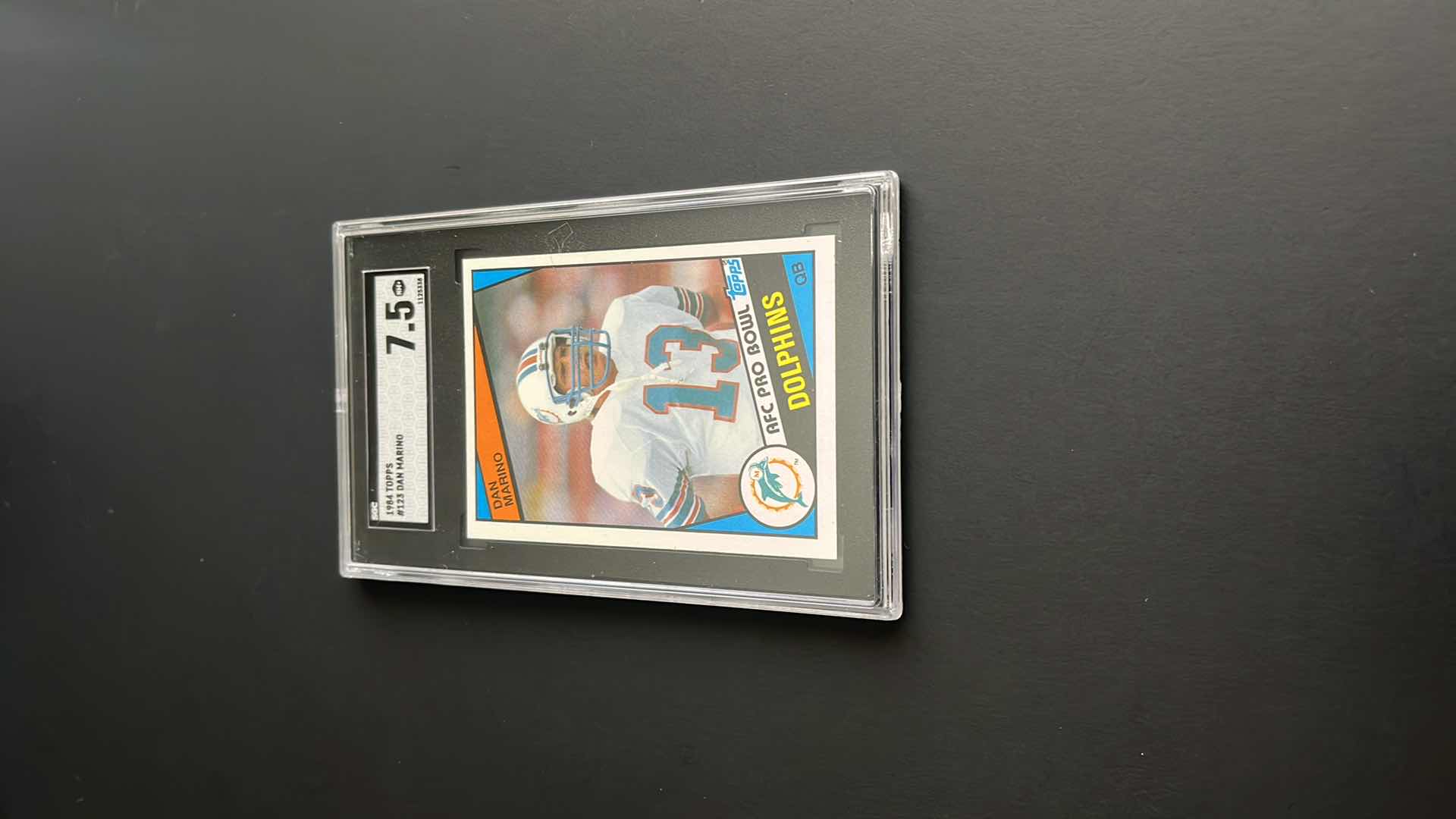 Photo 1 of 1984 DAN MARINO TOPPS ROOKIE RATED 7.5 CARD 123