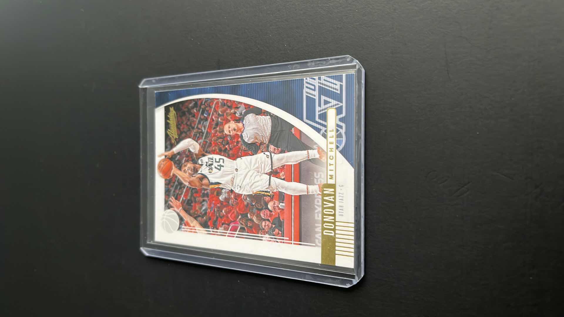 Photo 1 of 2019 DONOVAN MITCHELL PANINI CARD 19