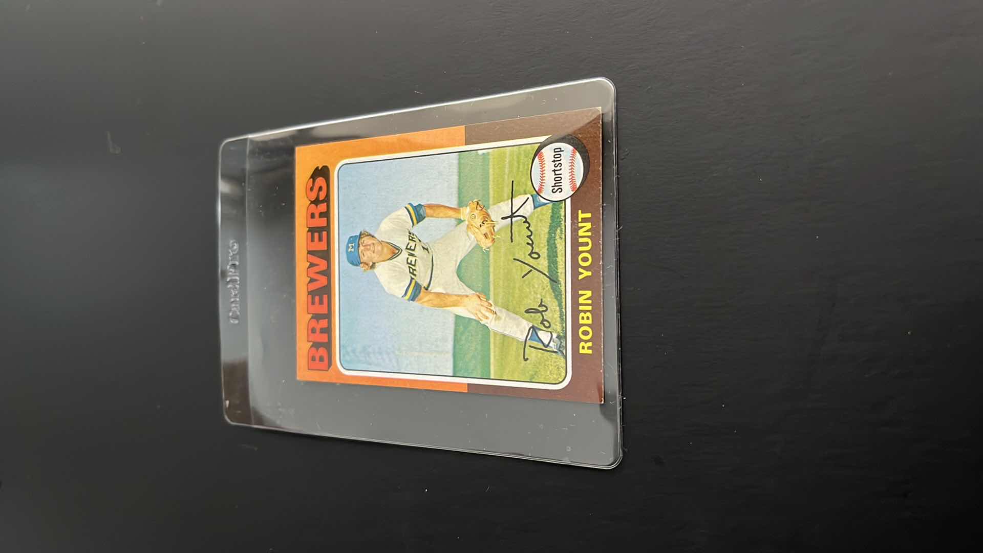 Photo 1 of 1975 ROBIN YOUNT TOPPS ROOKIE CARD 275