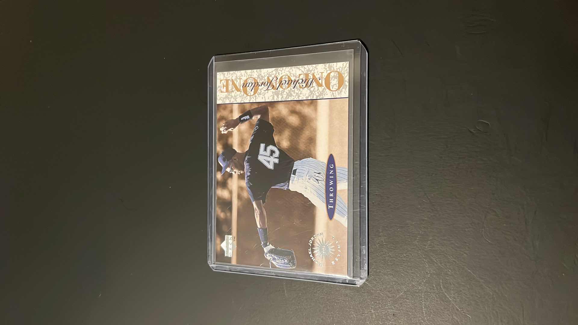 Photo 1 of 1995 MICHAEL JORDAN MLB UPPER DECK CARD 10