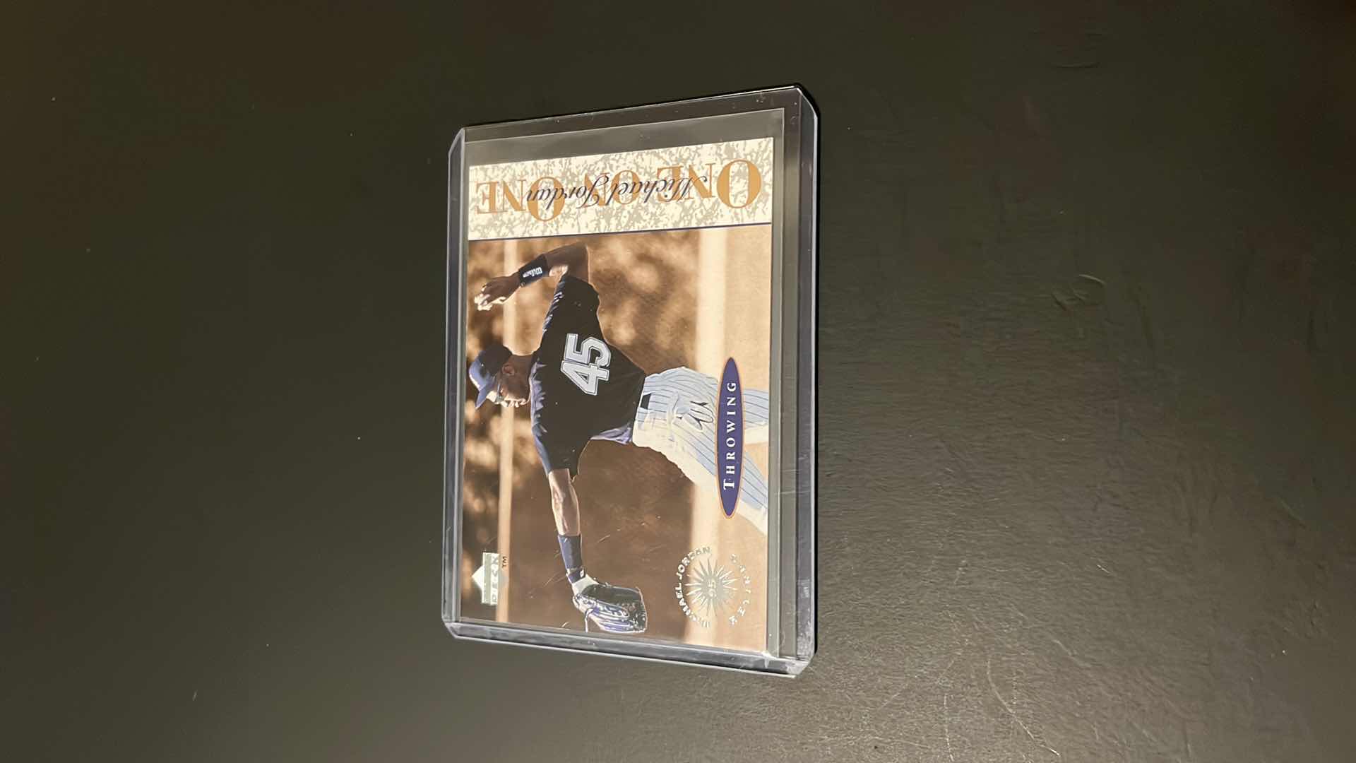 Photo 1 of 1995 MICHAEL JORDAN MLB UPPER DECK CARD 10