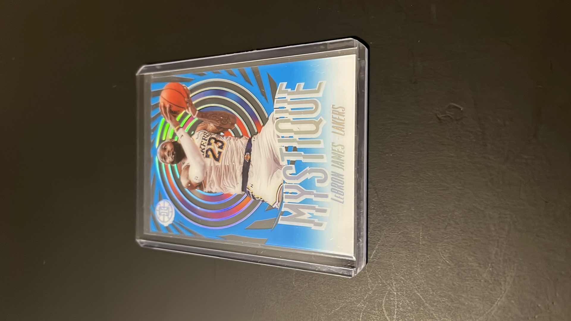 Photo 1 of 2019 LEBRON JAMES DC MYSTIQUE PANINI CARD 7