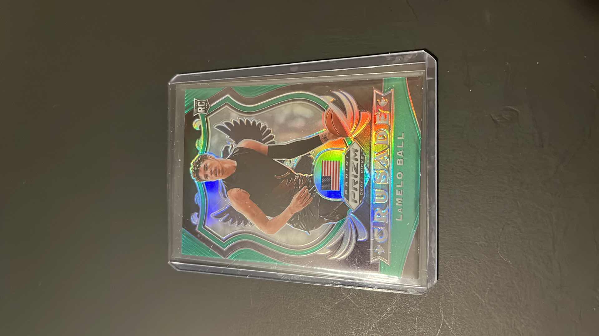 Photo 1 of 2020 LÁMELO BALL PANINI GREEN PRIZM ROOKIE CARD 83