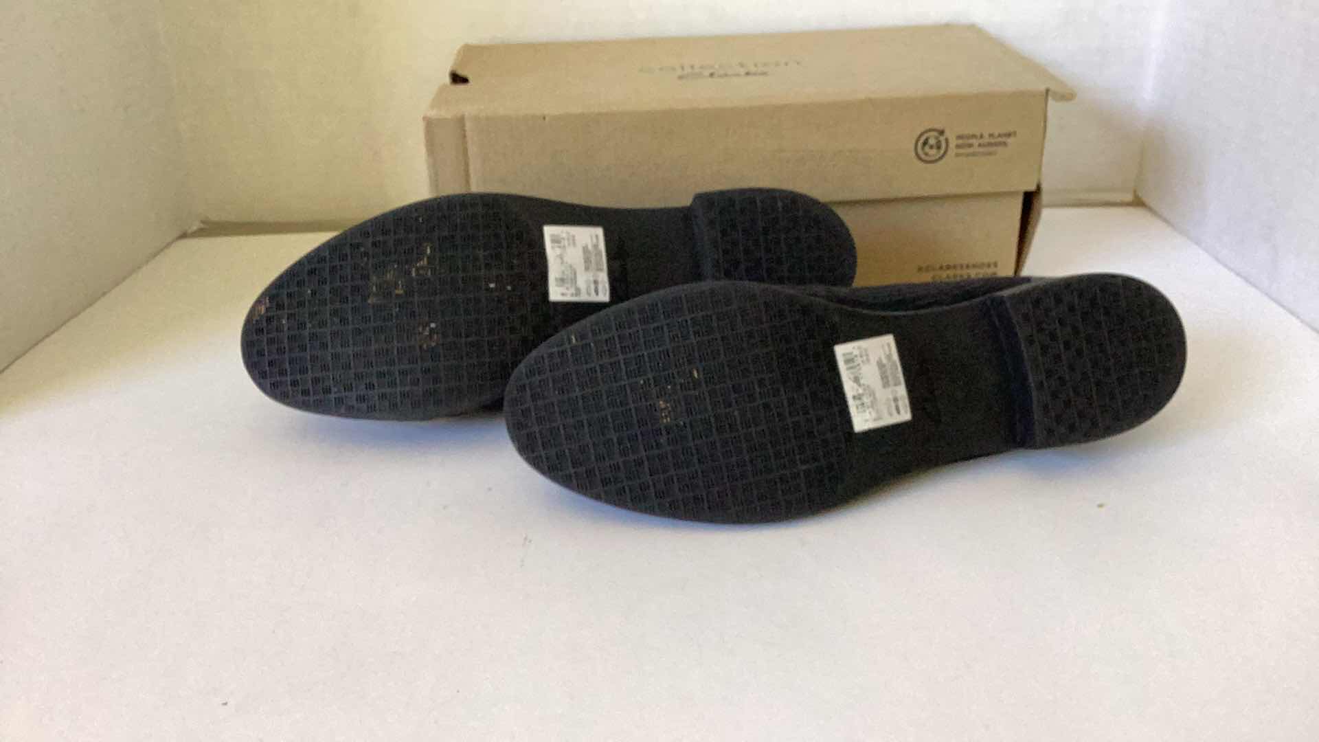 Photo 1 of CLARKS MEN SHOES SIZE 9