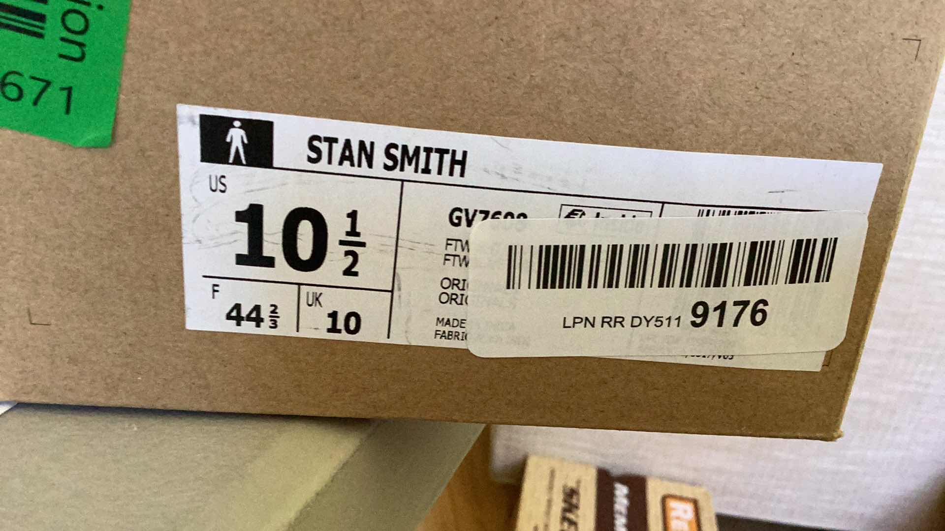 Photo 6 of ADIDAS WHITE MEN SHOES SIZE 10.5