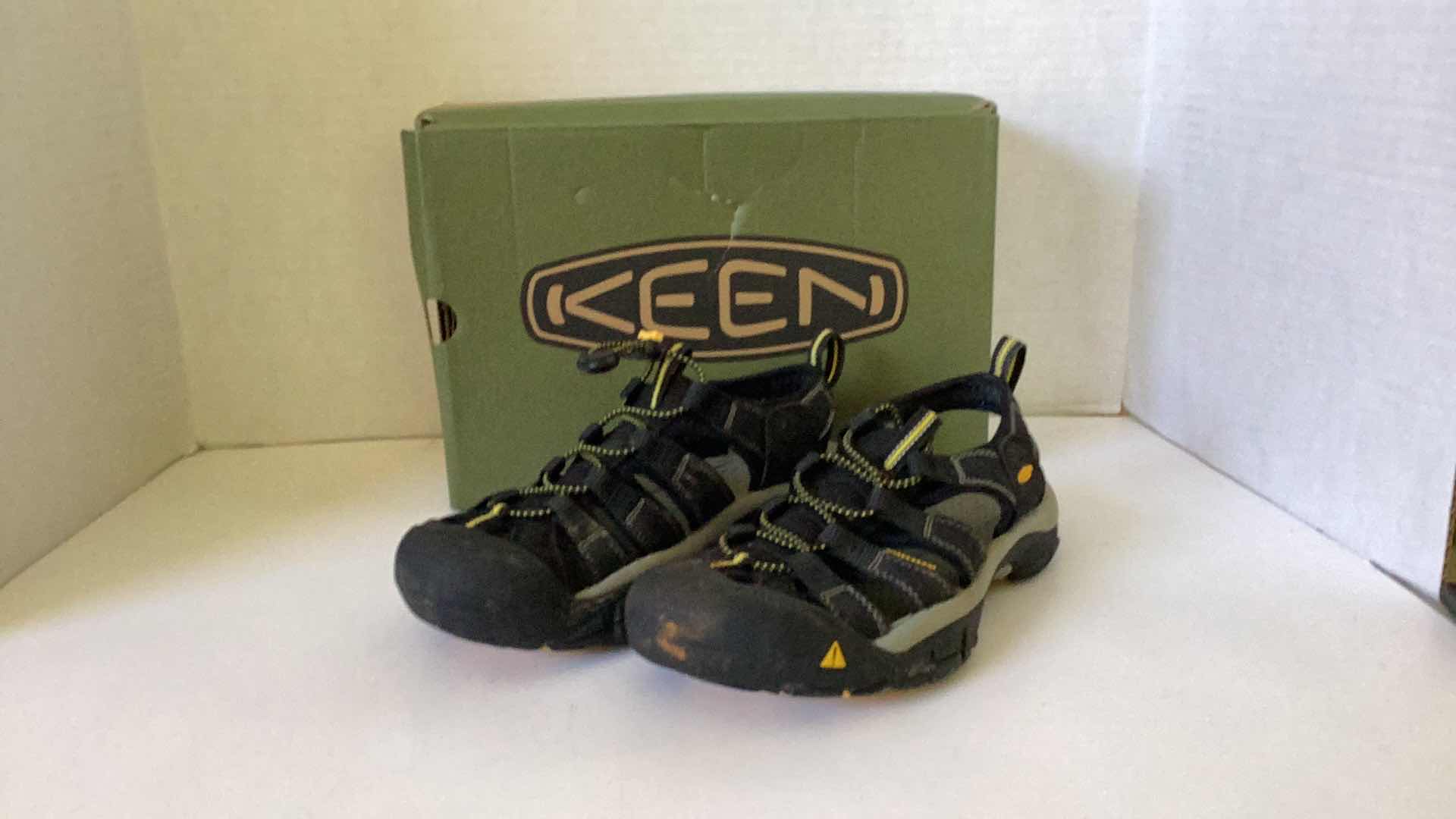Photo 1 of KEEN MEN SANDALS SIZE 7