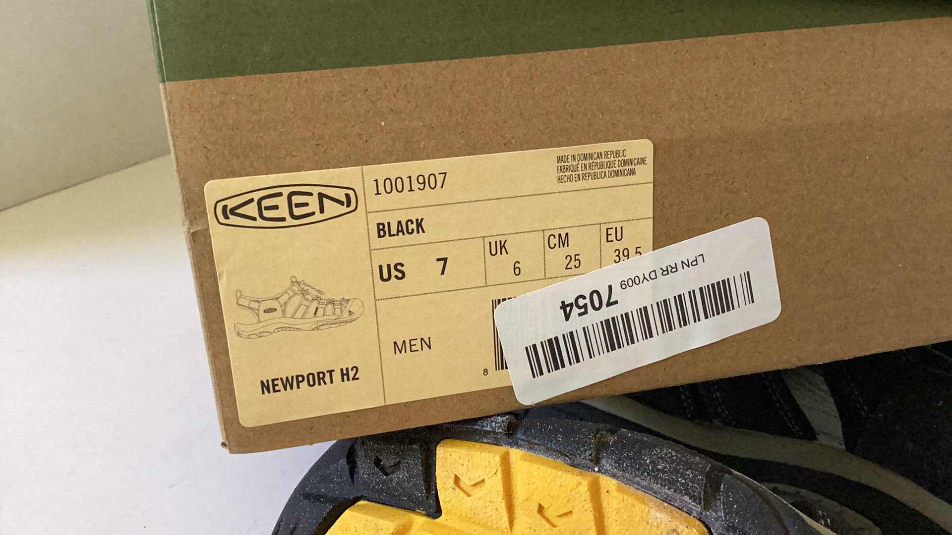 Photo 1 of KEEN MEN SANDALS SIZE 7