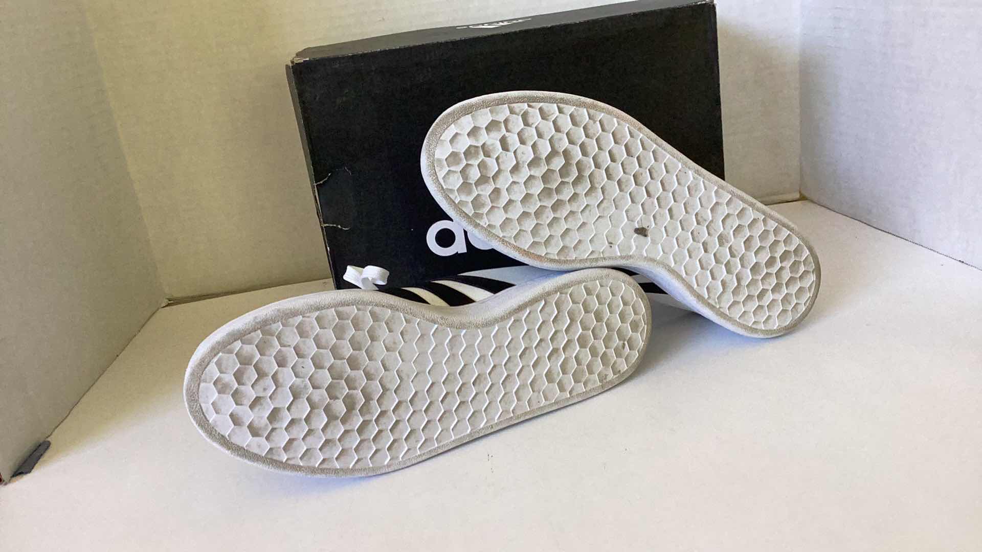 Photo 1 of MN SHOES SIZE 9