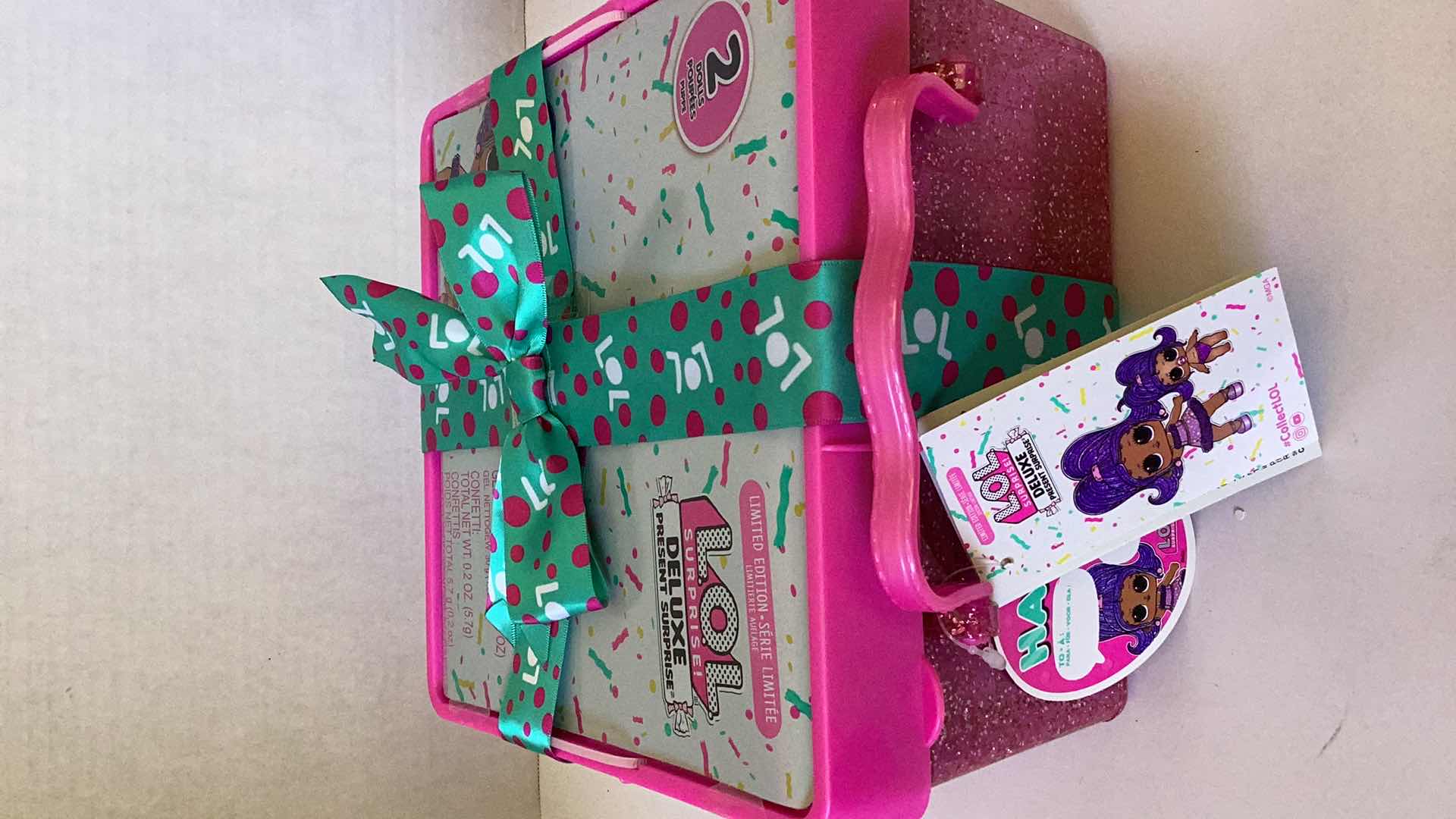 Photo 3 of LOL SURPRISE DELUXE PRESENT SURPRISE