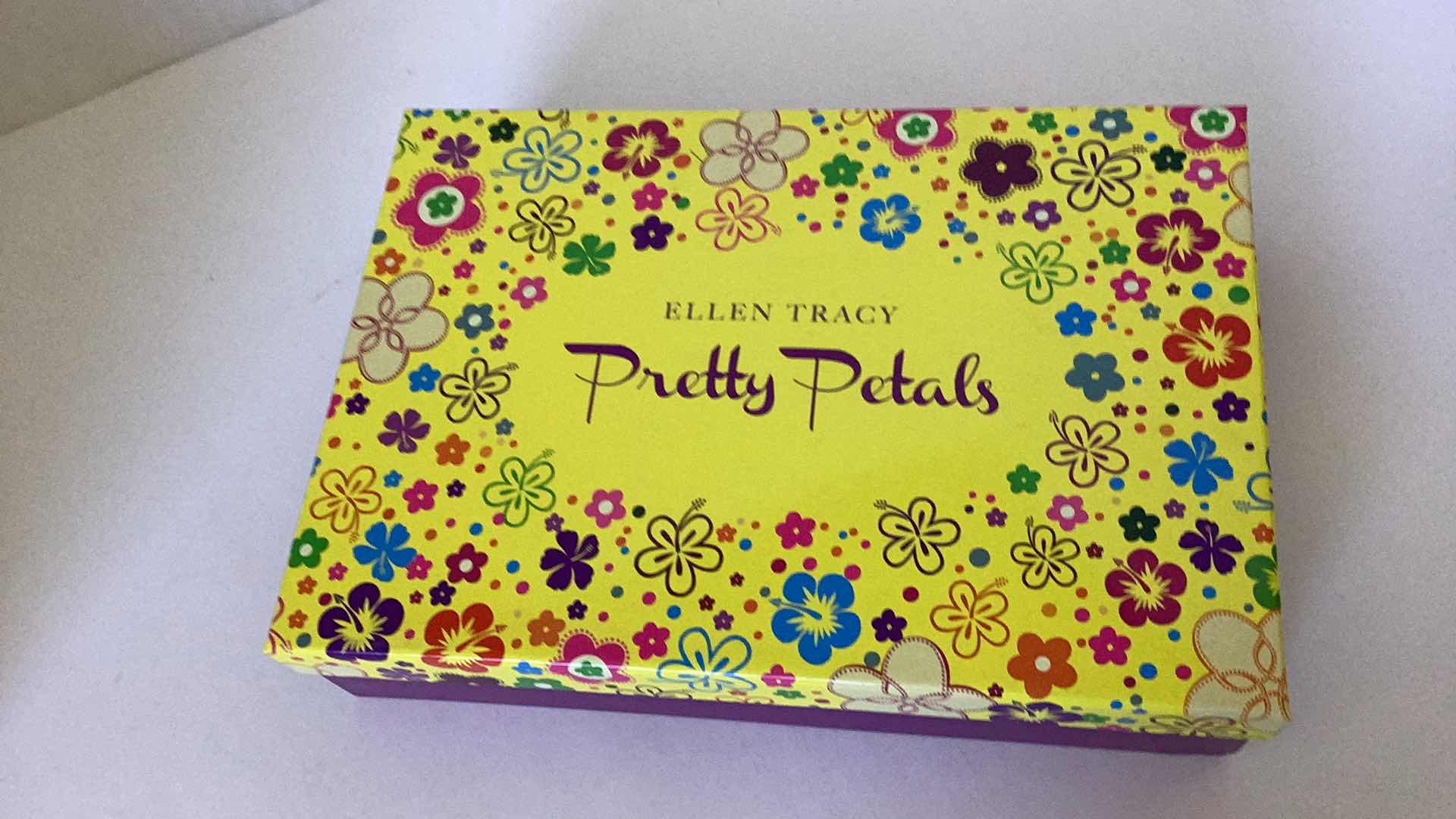 Photo 1 of ELLEN TRACY PRETTY PETALS PARFUM W LOTION SET