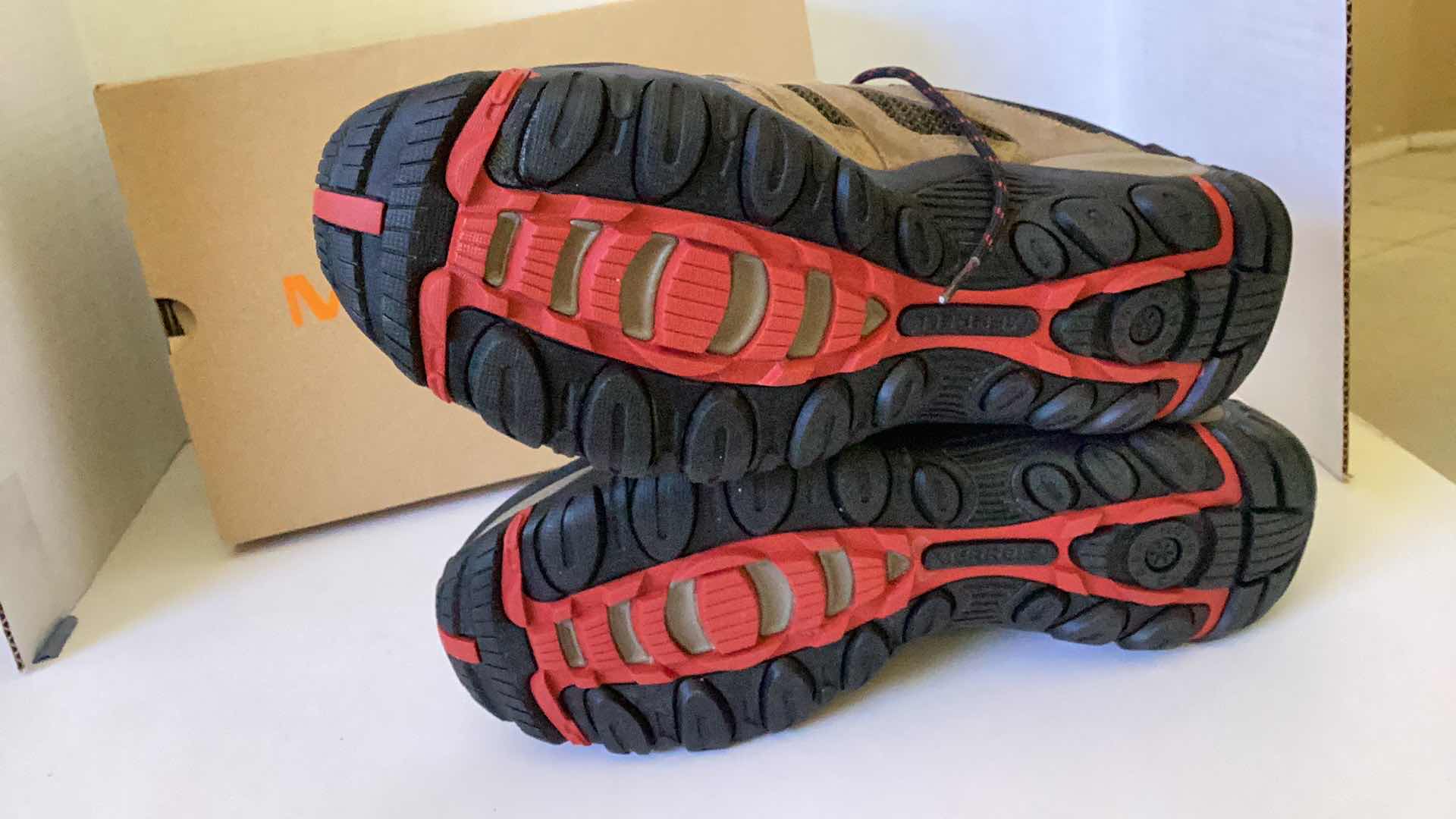 Photo 1 of MERRELL MEN SHOES SIZE 13