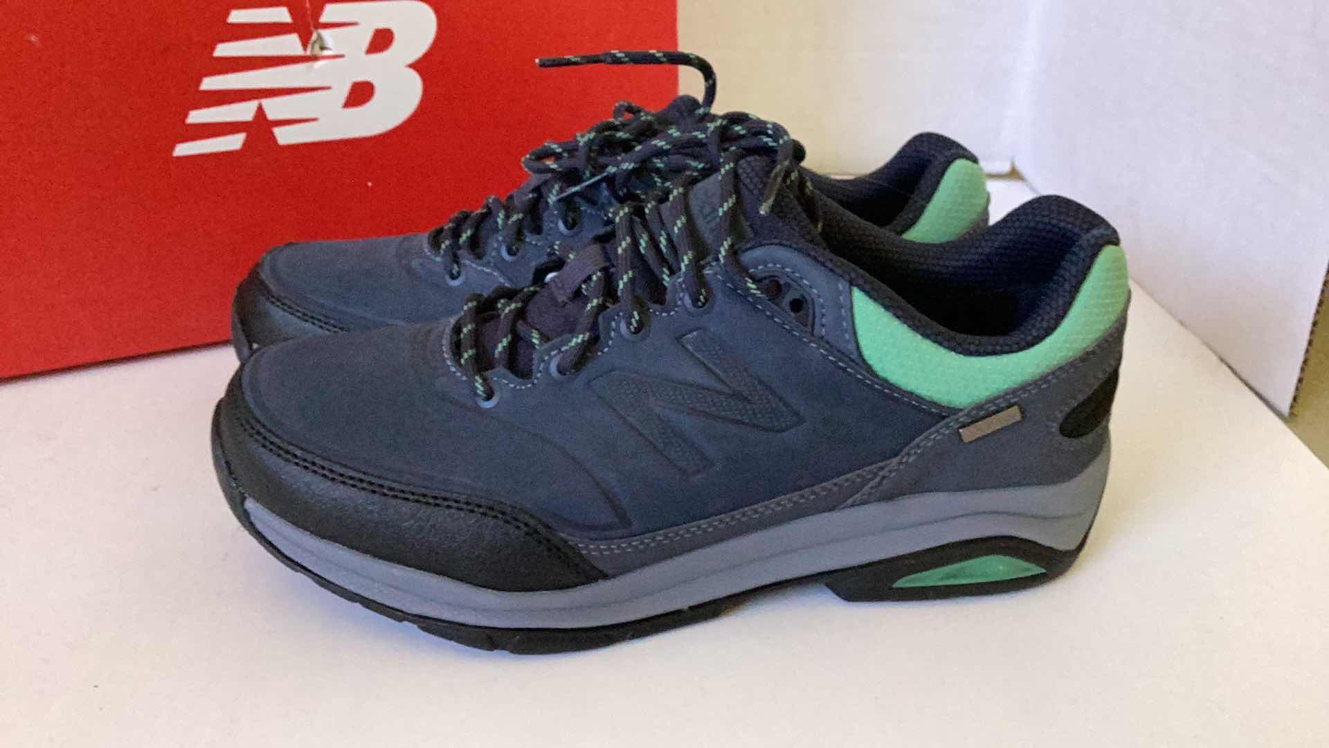 Photo 1 of NEW BALANCE WOMEN SHOES SIZE 9.5