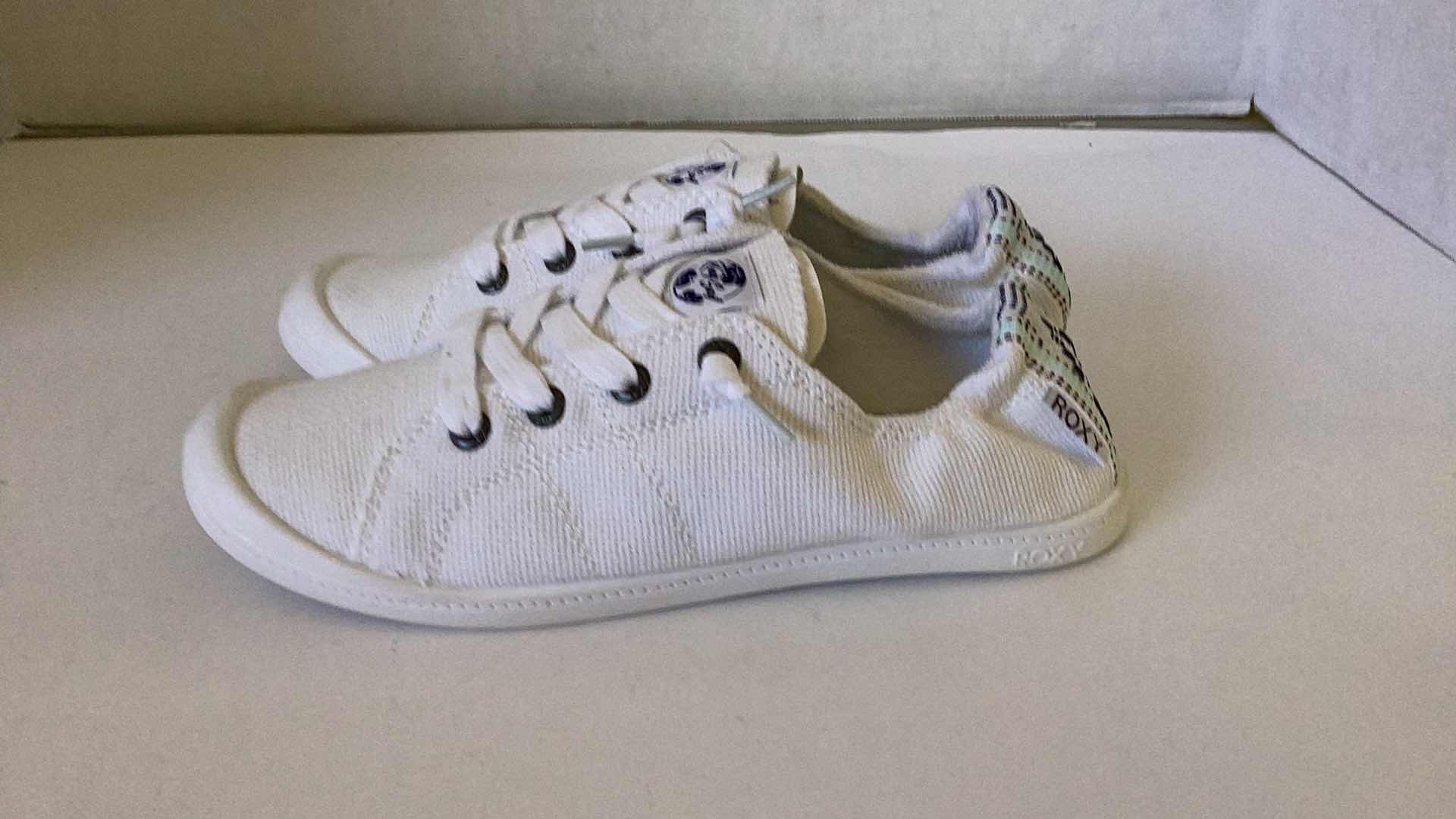 Photo 1 of ROXY WOMEN SHOES SIZE 8