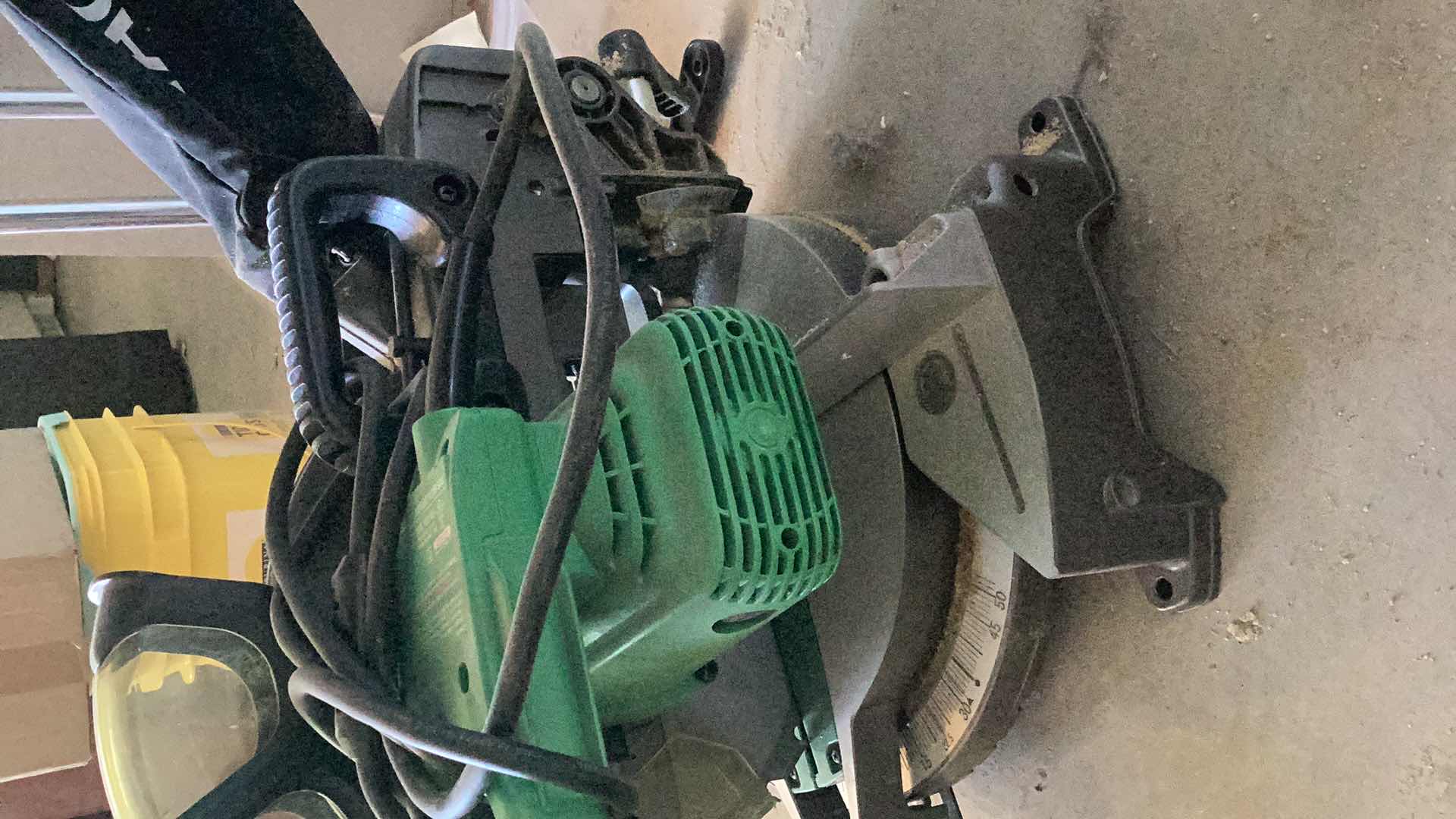 Photo 3 of HITACHI RADIAL ARM SAW C10FCE2