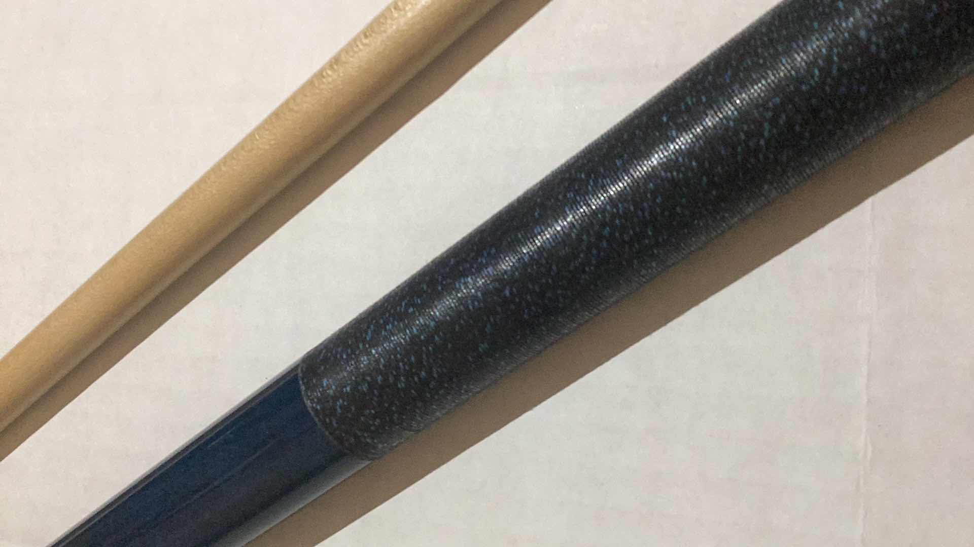 Photo 1 of MALI 58” BREAKDOWNABLE POOL CUE WITH CASE