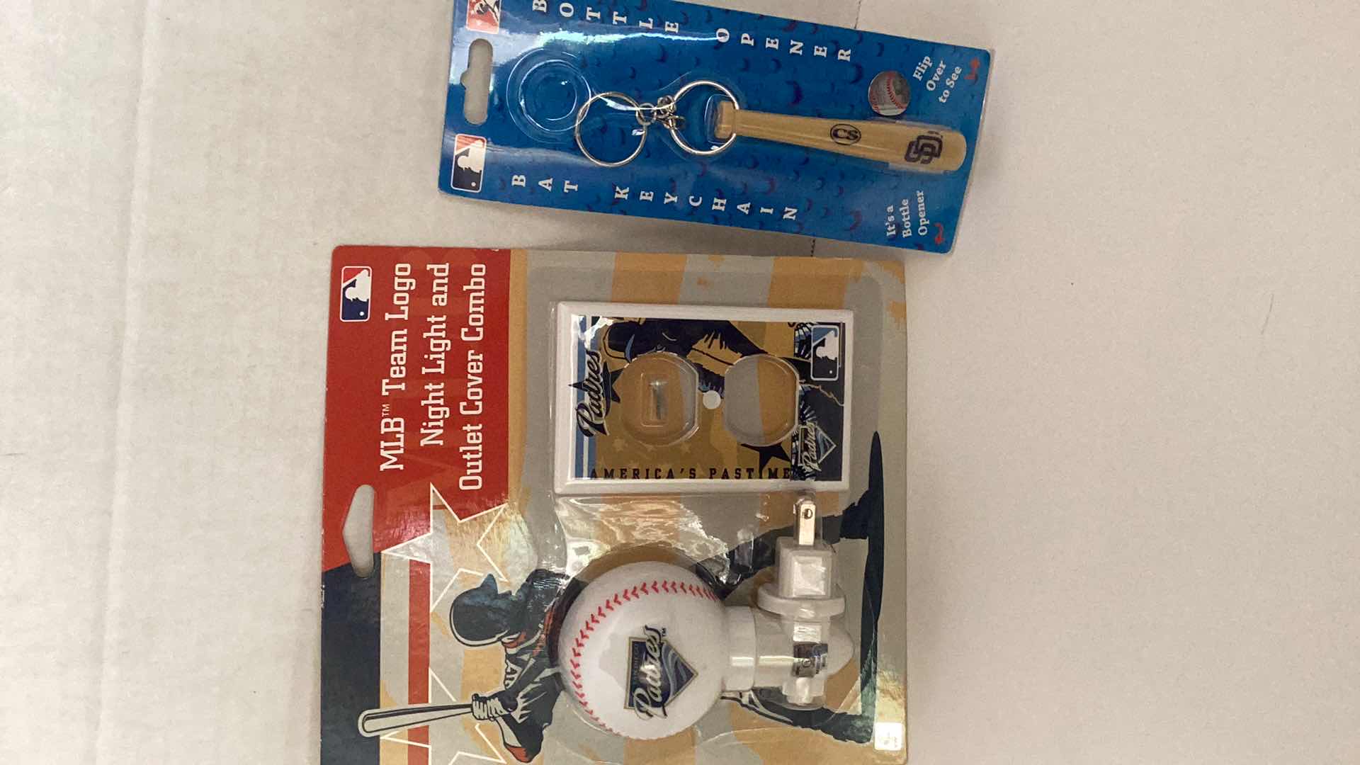 Photo 1 of BASEBALL SAN DIEGO PADRES FANPACK