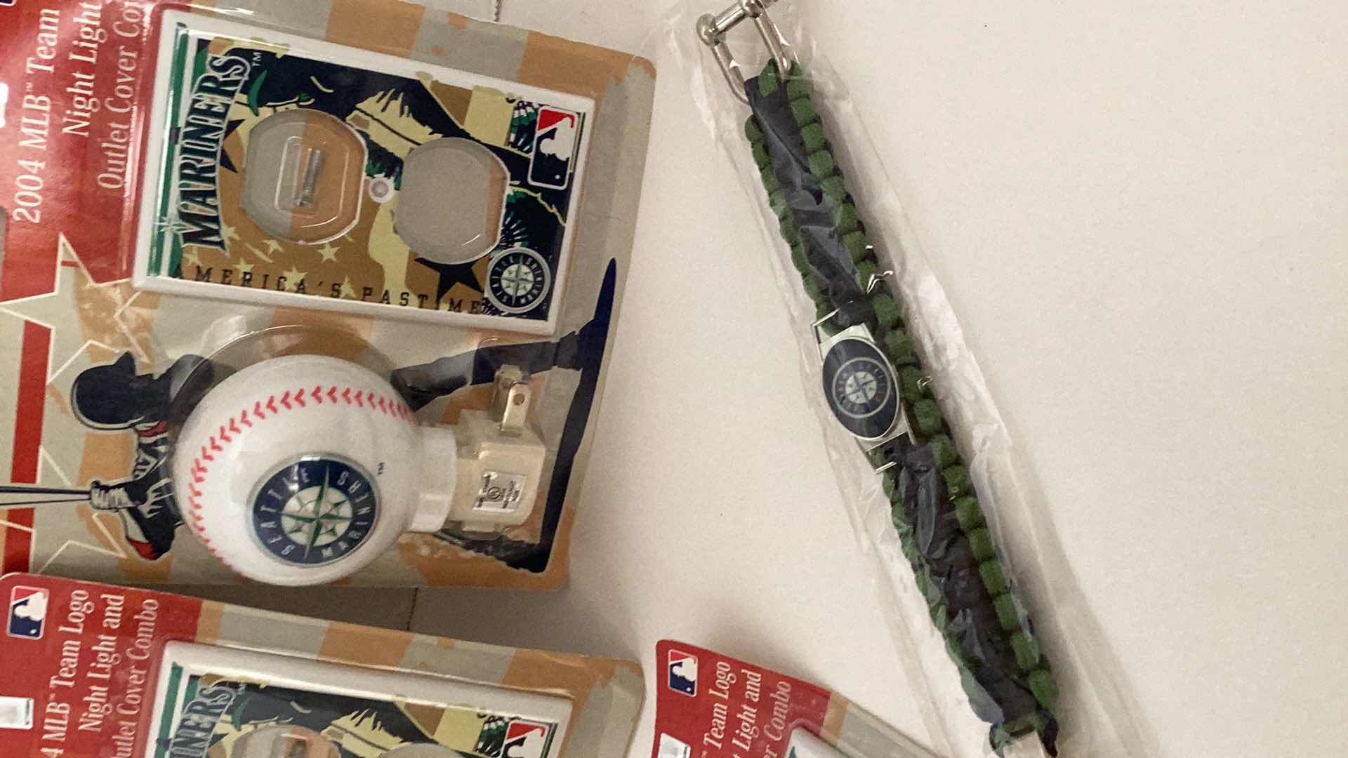 Photo 1 of BASEBALL SEATTLE MARINERS FANPACK