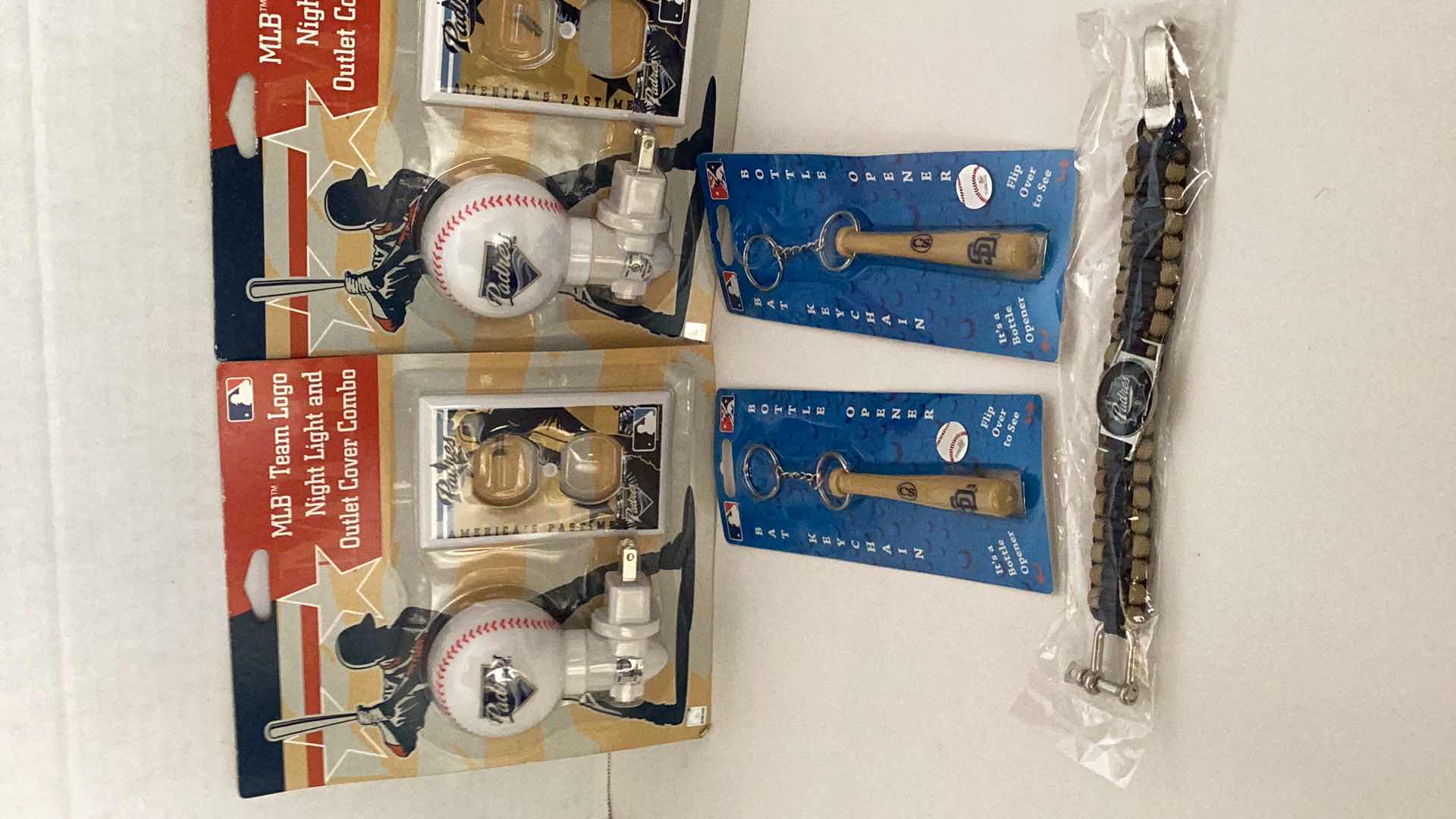 Photo 1 of BASEBALL SAN DIEGO PADRES FANPACK