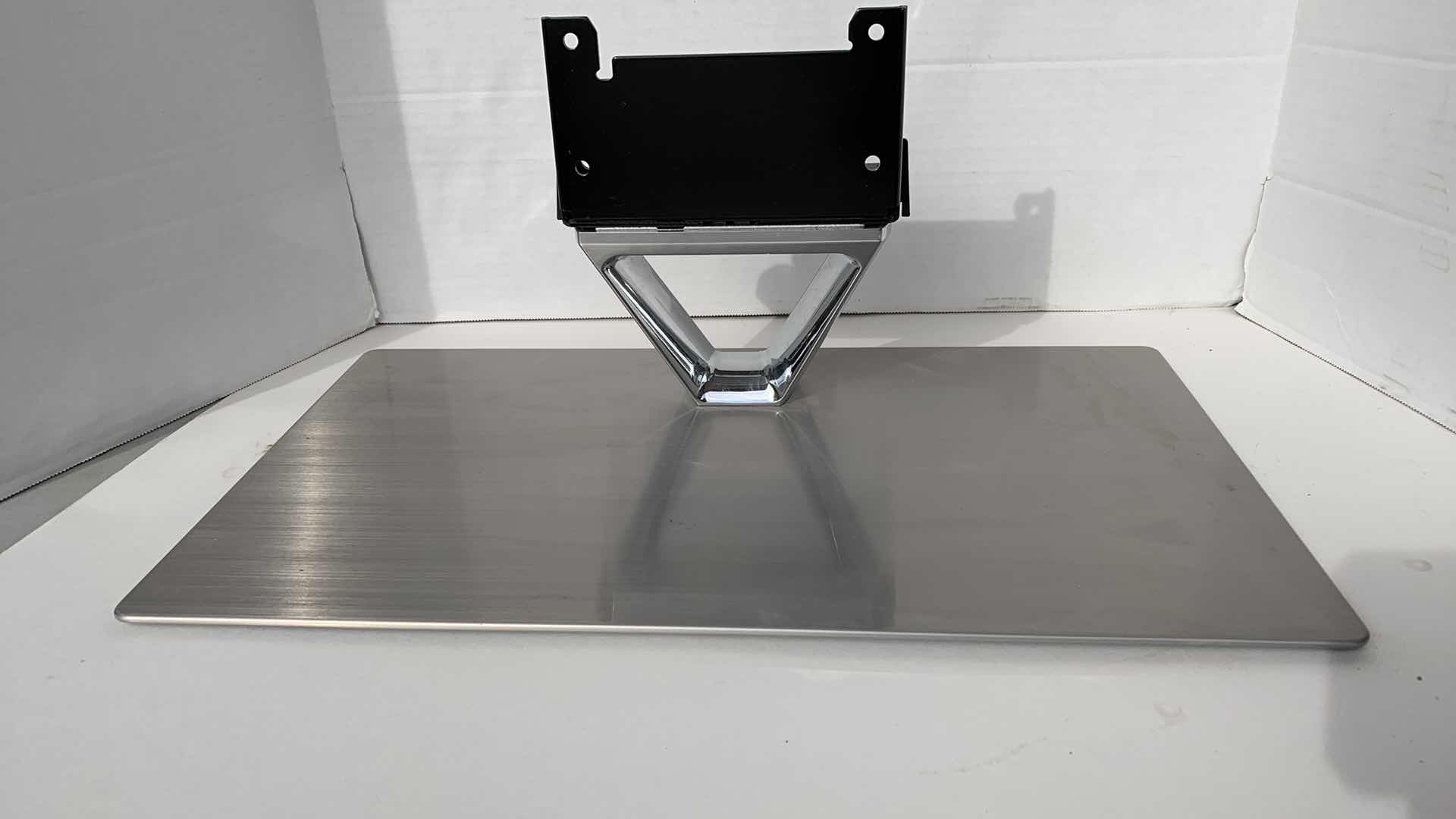 Photo 1 of 55 INCH HDTV STAND WITH DISH NETWORK WALLY