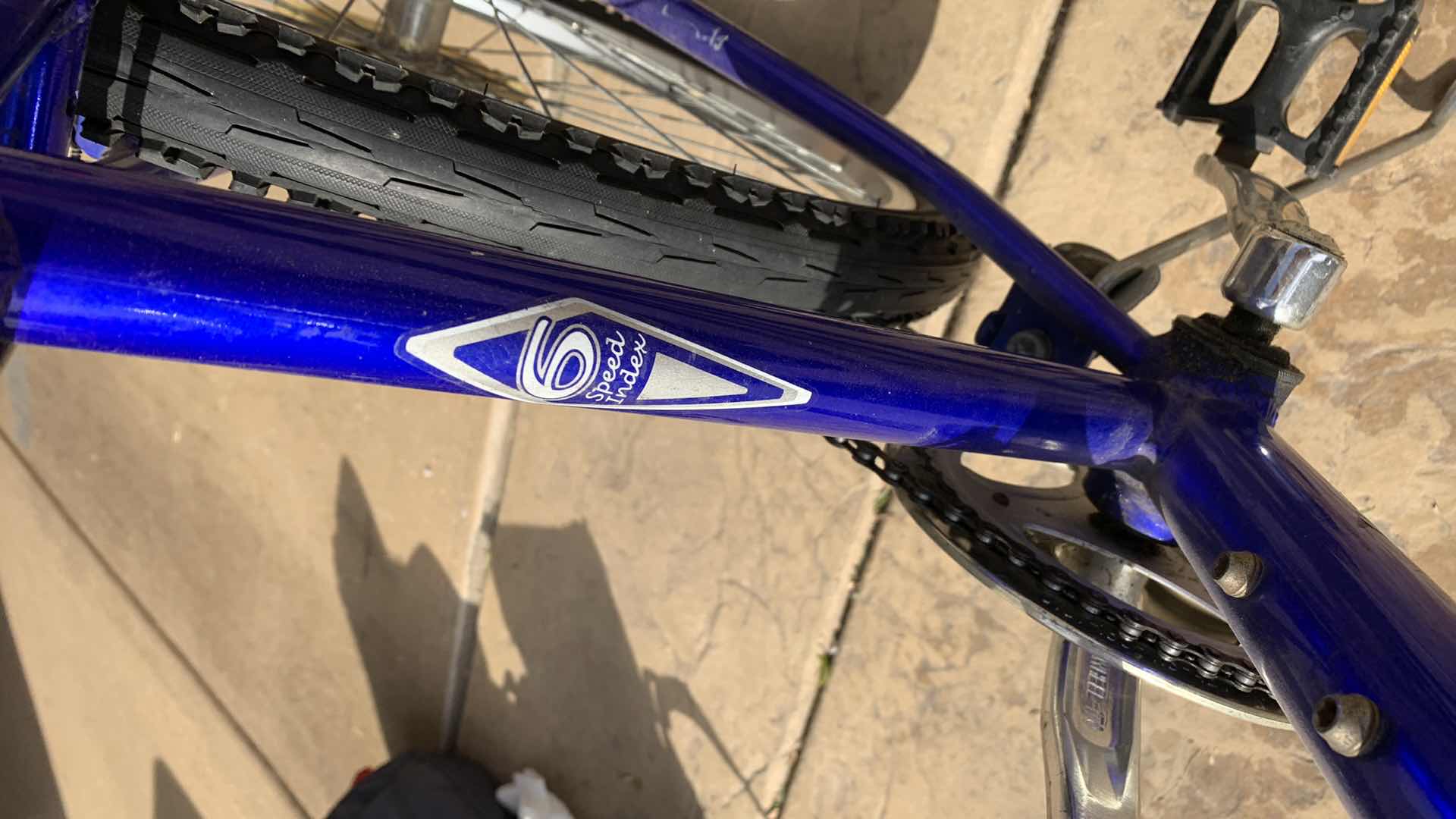 Photo 1 of HUFFY ALUMINUM FRAME AVENUE 6 SPEED 26" BICYCLE