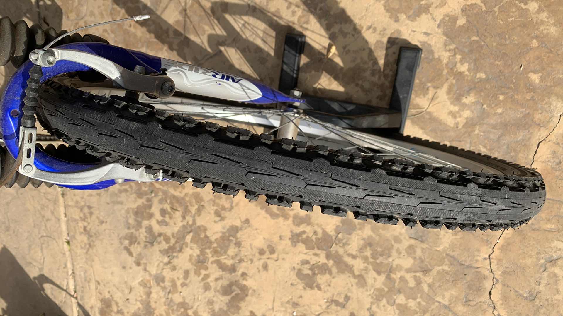 Photo 1 of HUFFY ALUMINUM FRAME AVENUE 6 SPEED 26" BICYCLE