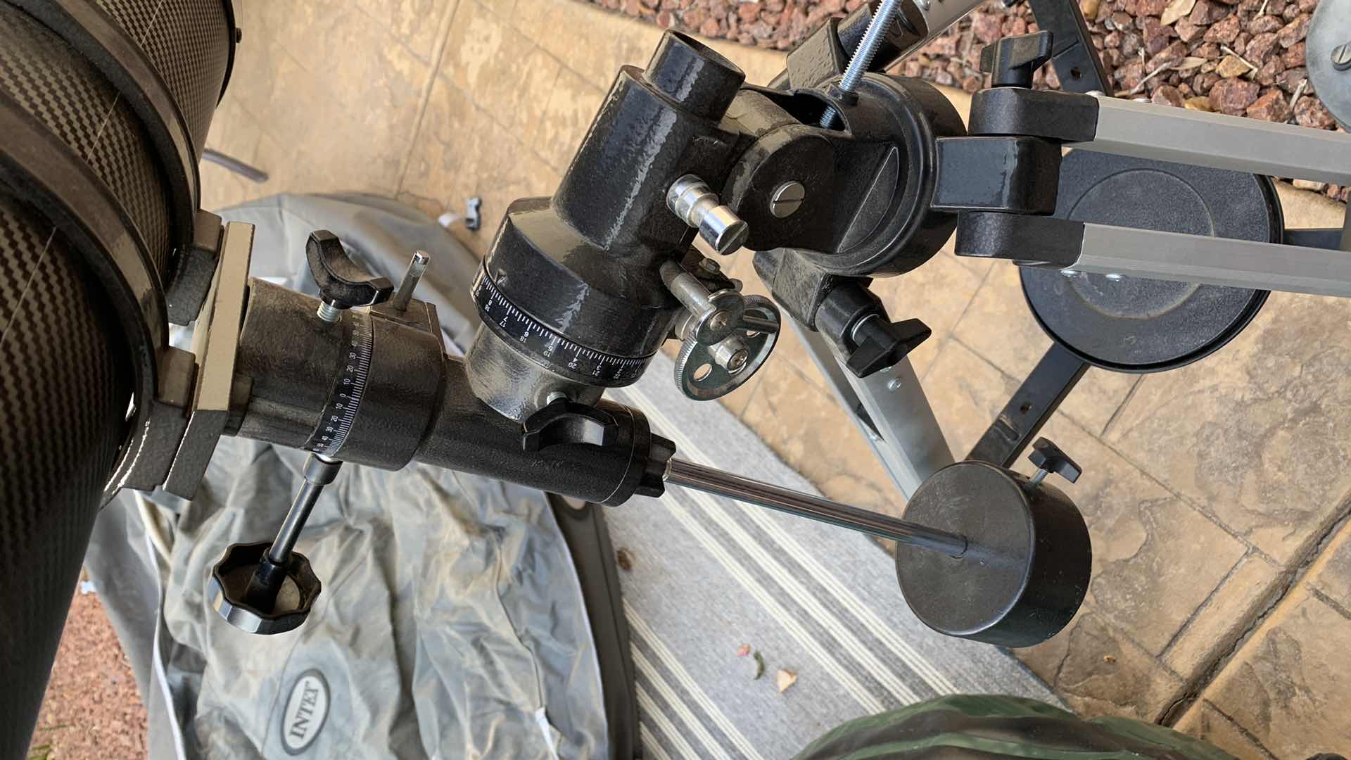 Photo 3 of SOLOMARK PROFESSIONAL 130MM NEWTONIAN REFLECTOR TELESCOPE WITH COVER