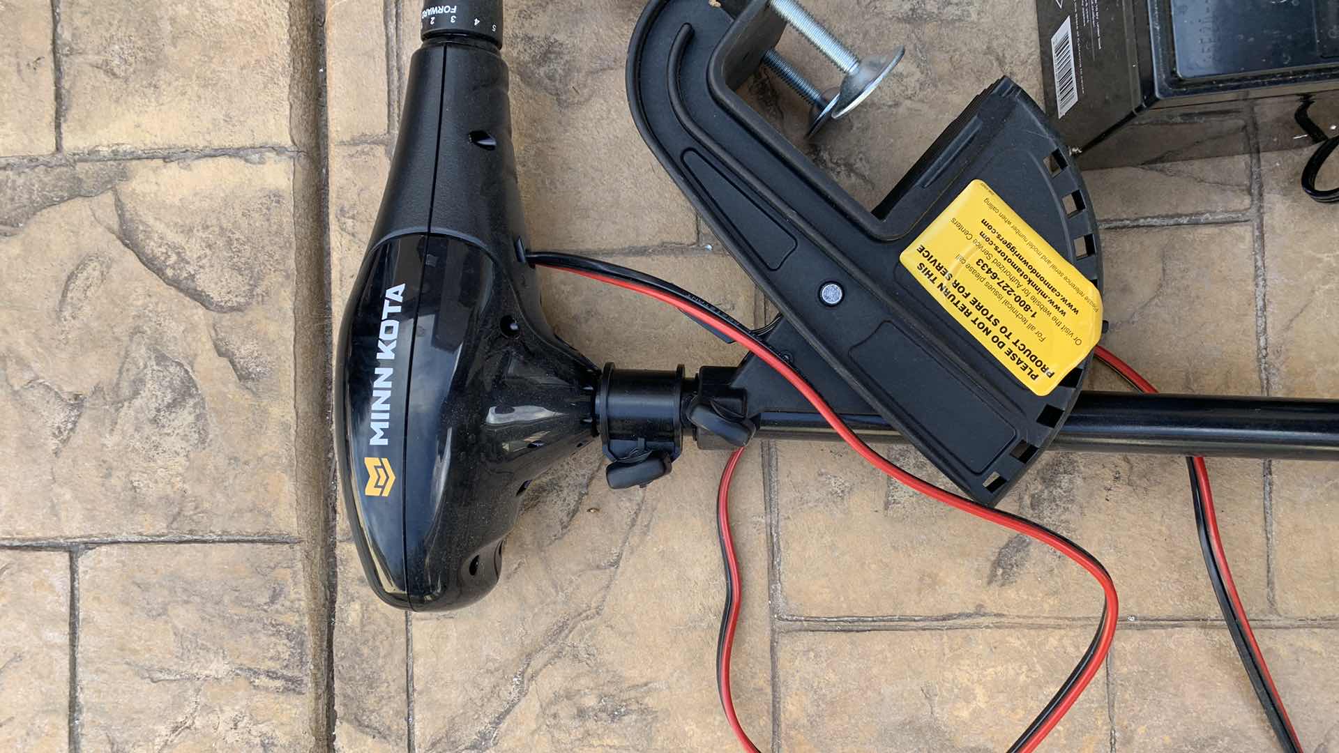 Photo 1 of MINN KOTA 5 SPEED 30 POUNDS OF THRUST 30" AND BATTERY