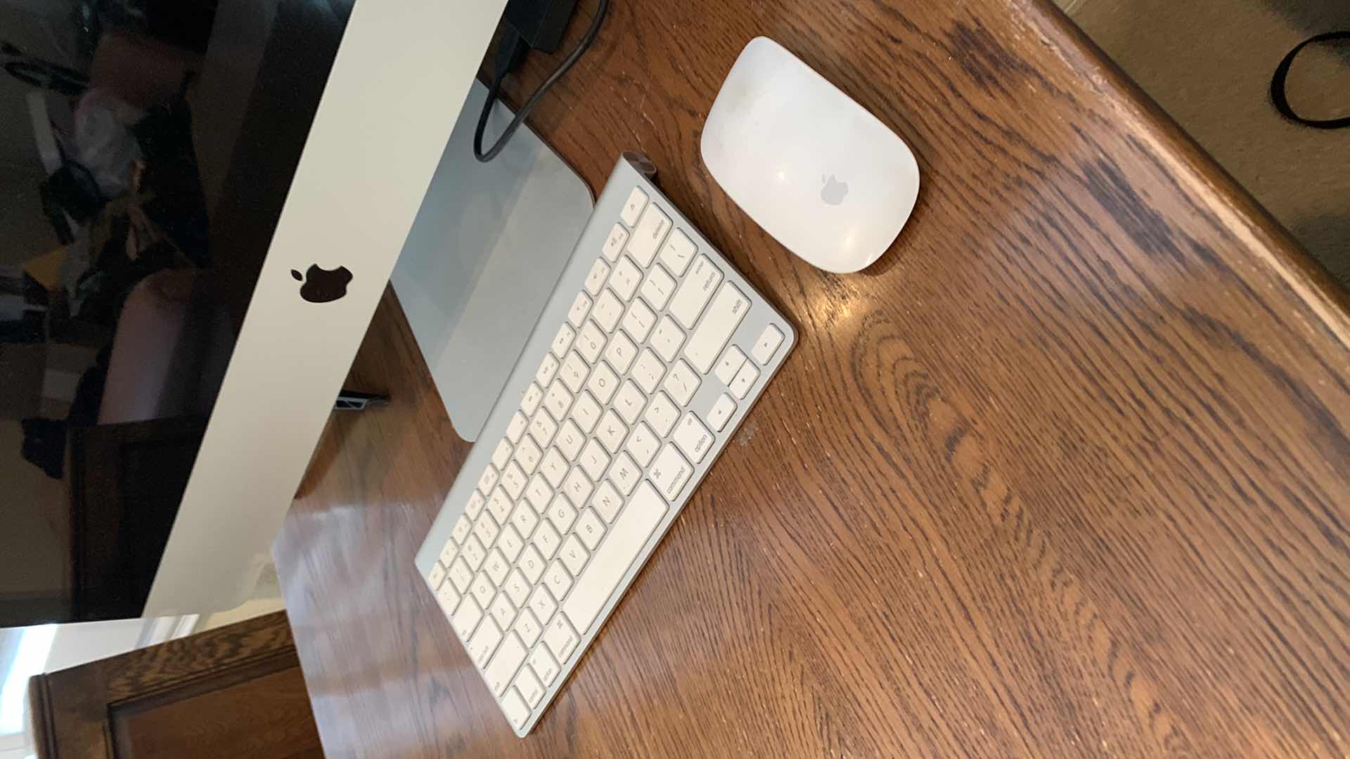 Photo 1 of IMAC, THIS IS AN OLDER MODEL, IT BOOTS UP, BUT NEEDS BATTERIES FOR THE KEYBOARD