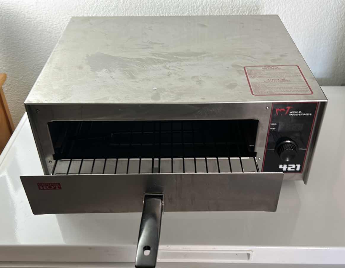 Photo 1 of WISCO 421 WISCONSIN INDUSTRIES PIZZA AND SNACK MAKER