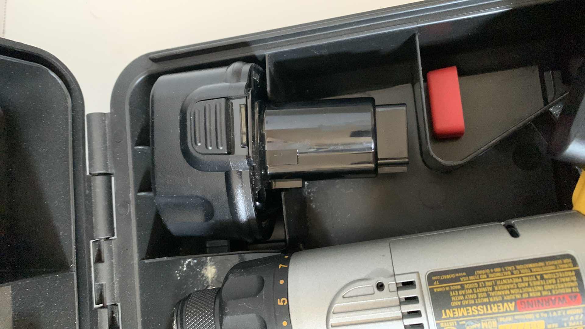 Photo 1 of DEWALT DW920 HEAVY DUTY CORDLESS SCREWDRIVER WITH FLEX EXTENSIONS