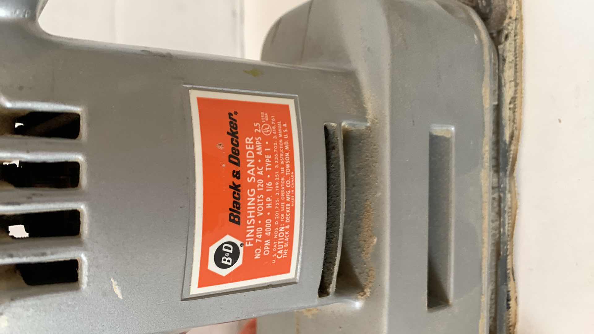 Photo 1 of BLACK AND DECKER FINISHING SANDER