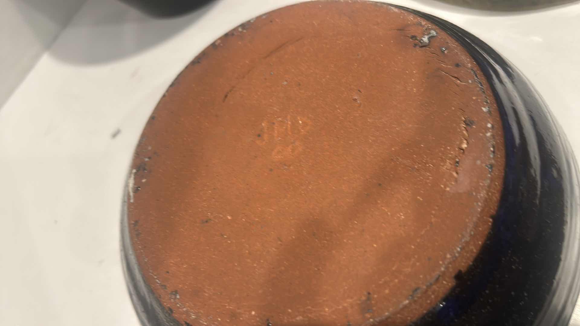 Photo 1 of CERAMIC HOME DECOR - H VASE 8.5”