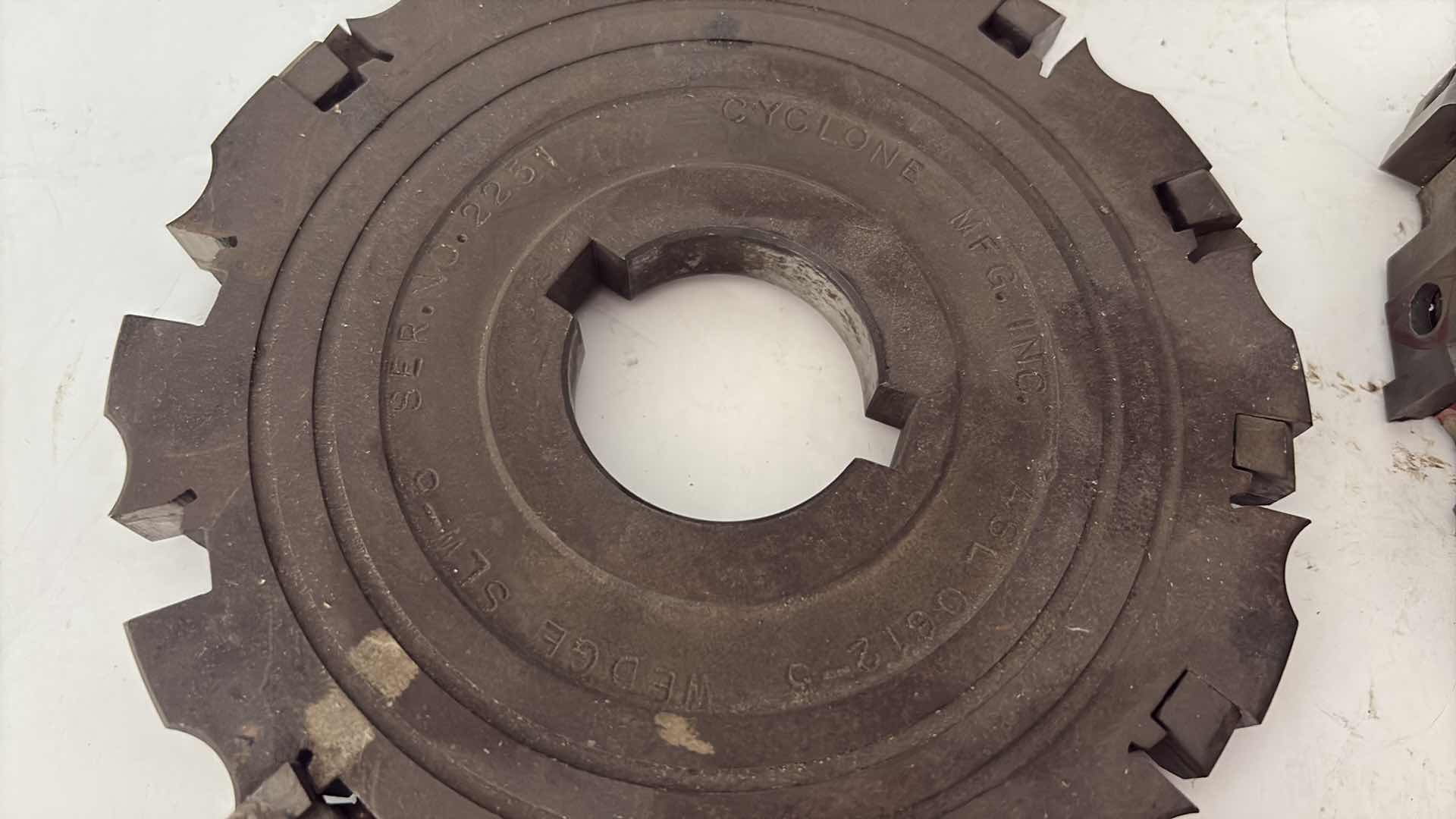 Photo 1 of (2)PCS CYCLONE FACE MILLING CUTTER