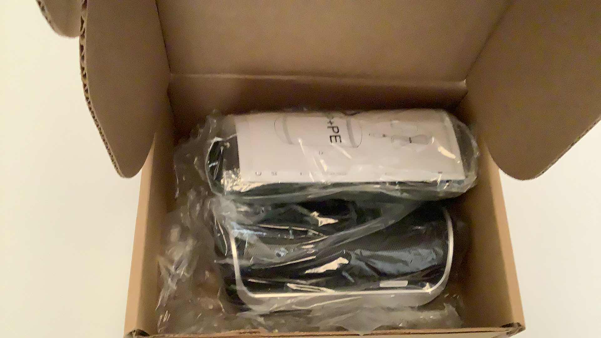 Photo 3 of JBL FLIP PORTABLE SPEAKER NEW