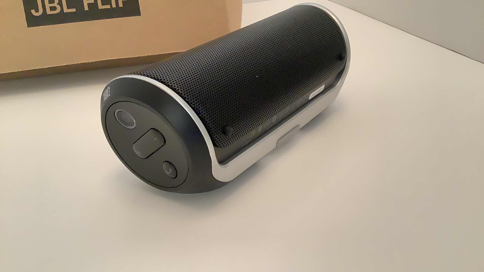 Photo 1 of JBL FLIP PORTABLE SPEAKER NEW