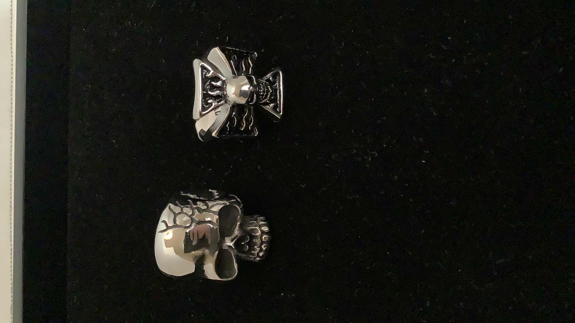 Photo 1 of MENS RINGS SIZE 10