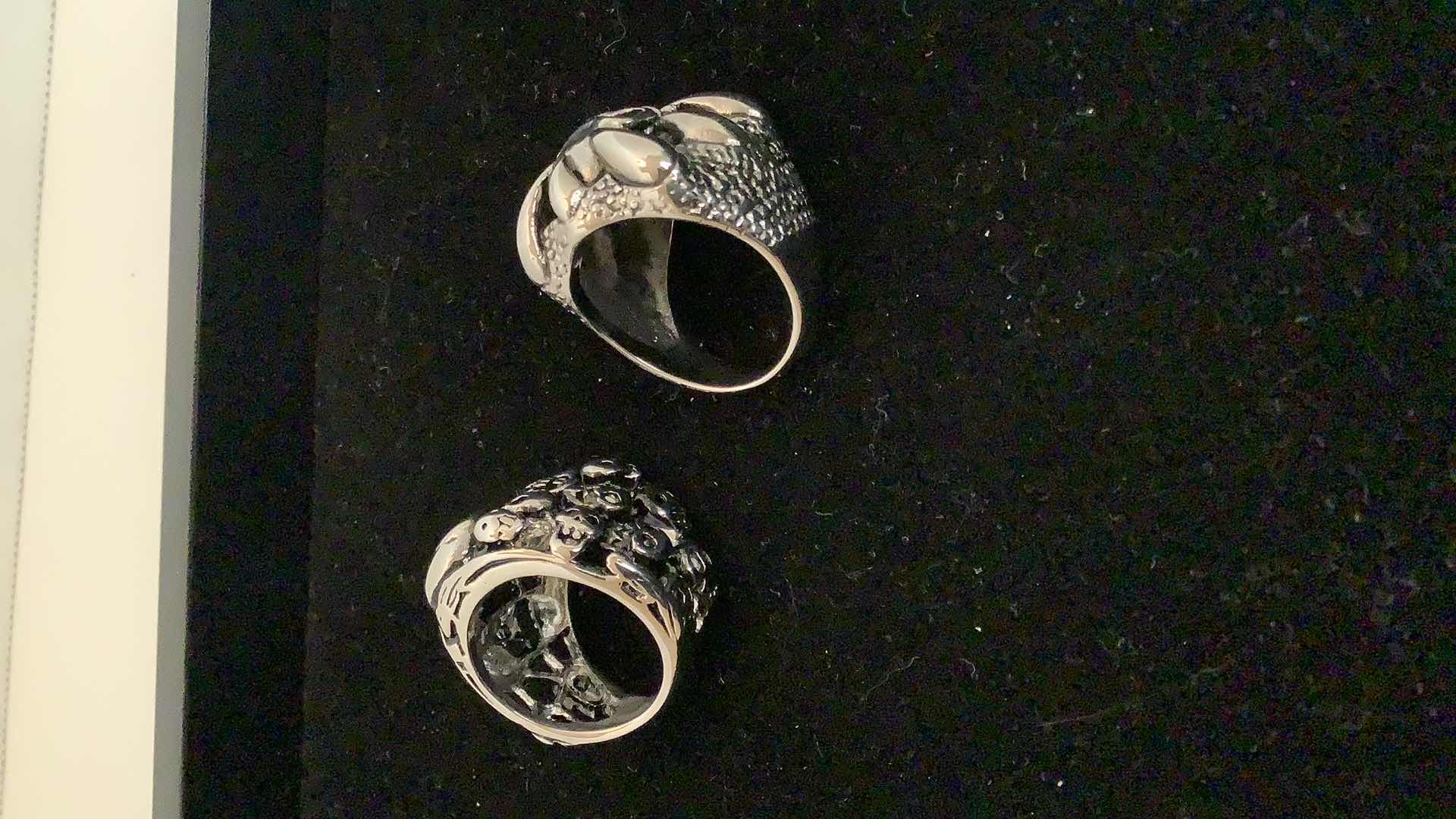 Photo 1 of MENS RINGS SIZE 8