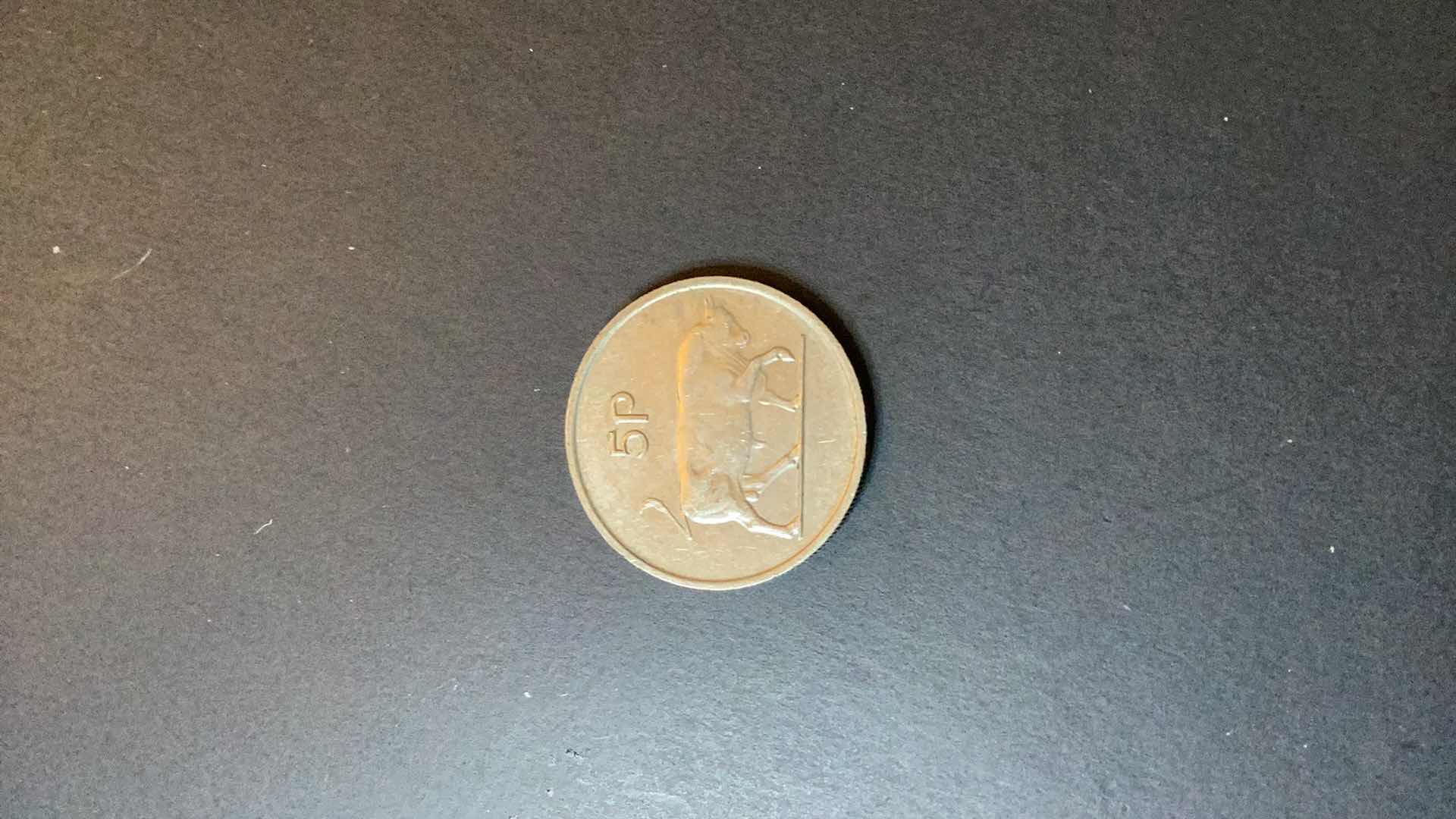 Photo 1 of IRELAND 1975 5 P