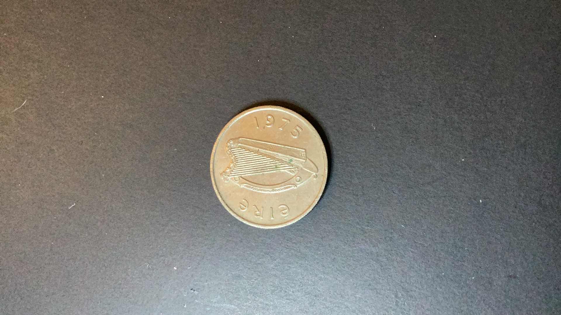 Photo 1 of IRELAND 1975 5 P