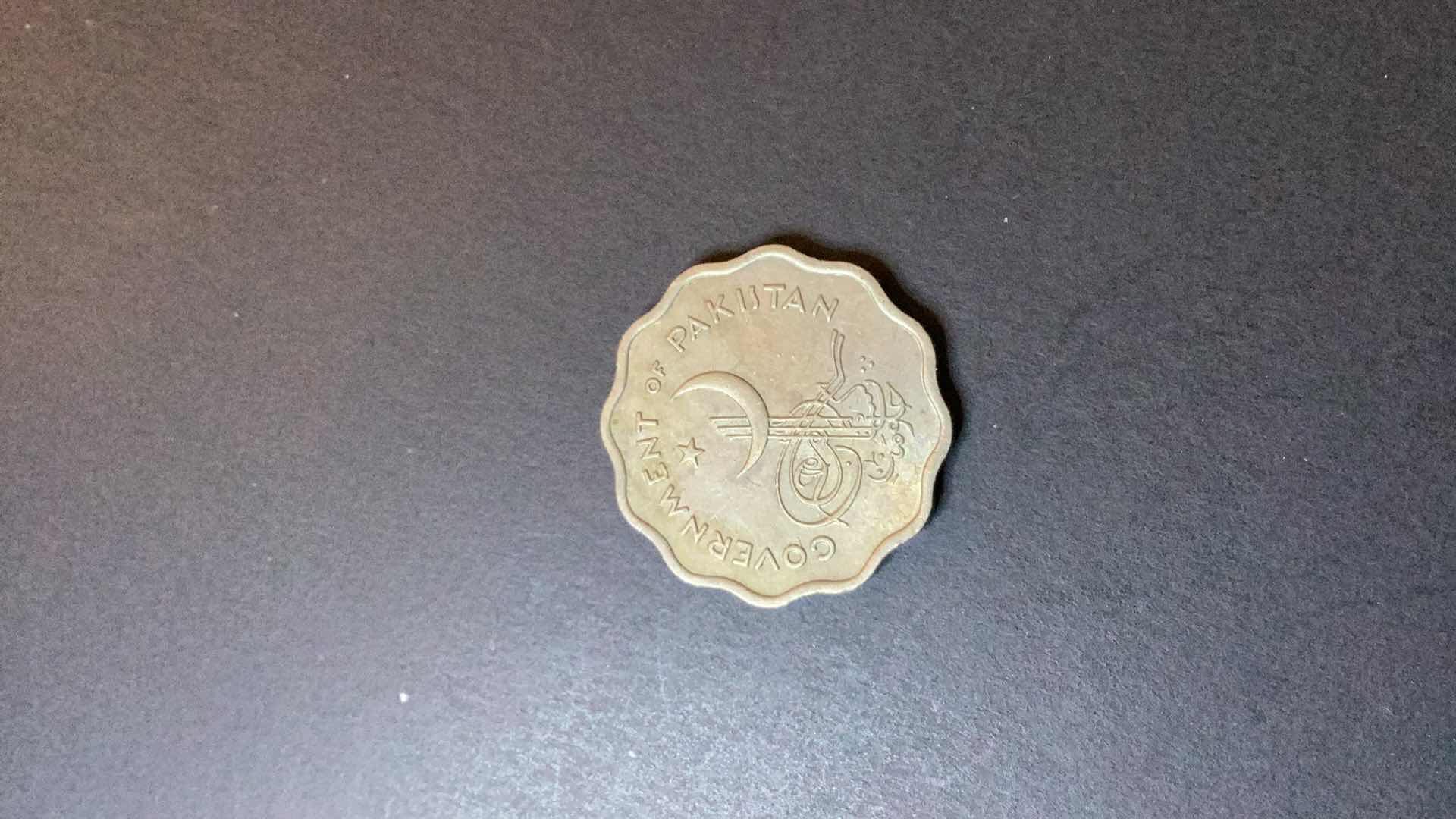 Photo 1 of PAKISTAN 1961 10 PARSA