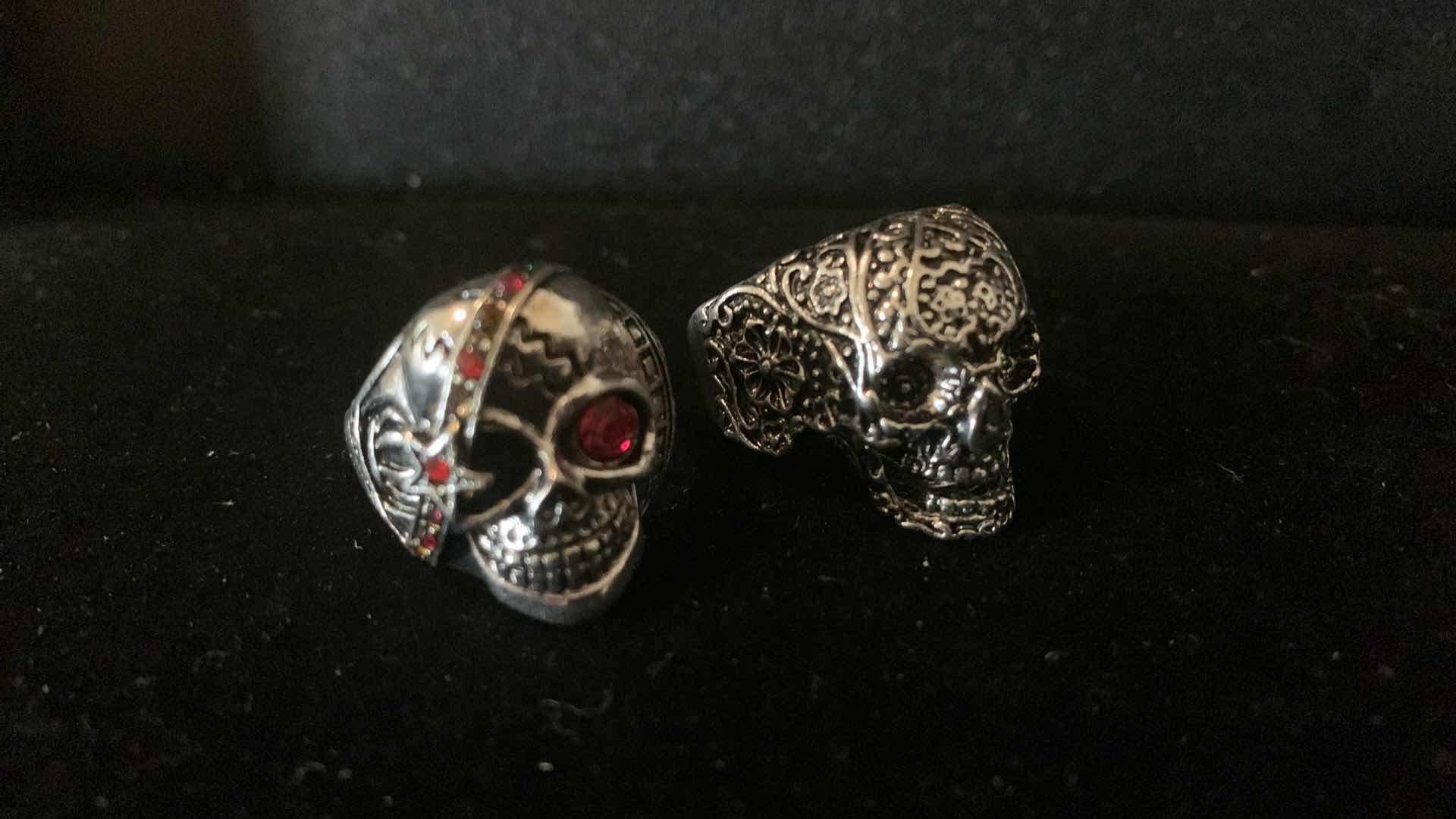 Photo 1 of MENS RINGS SIZE 10