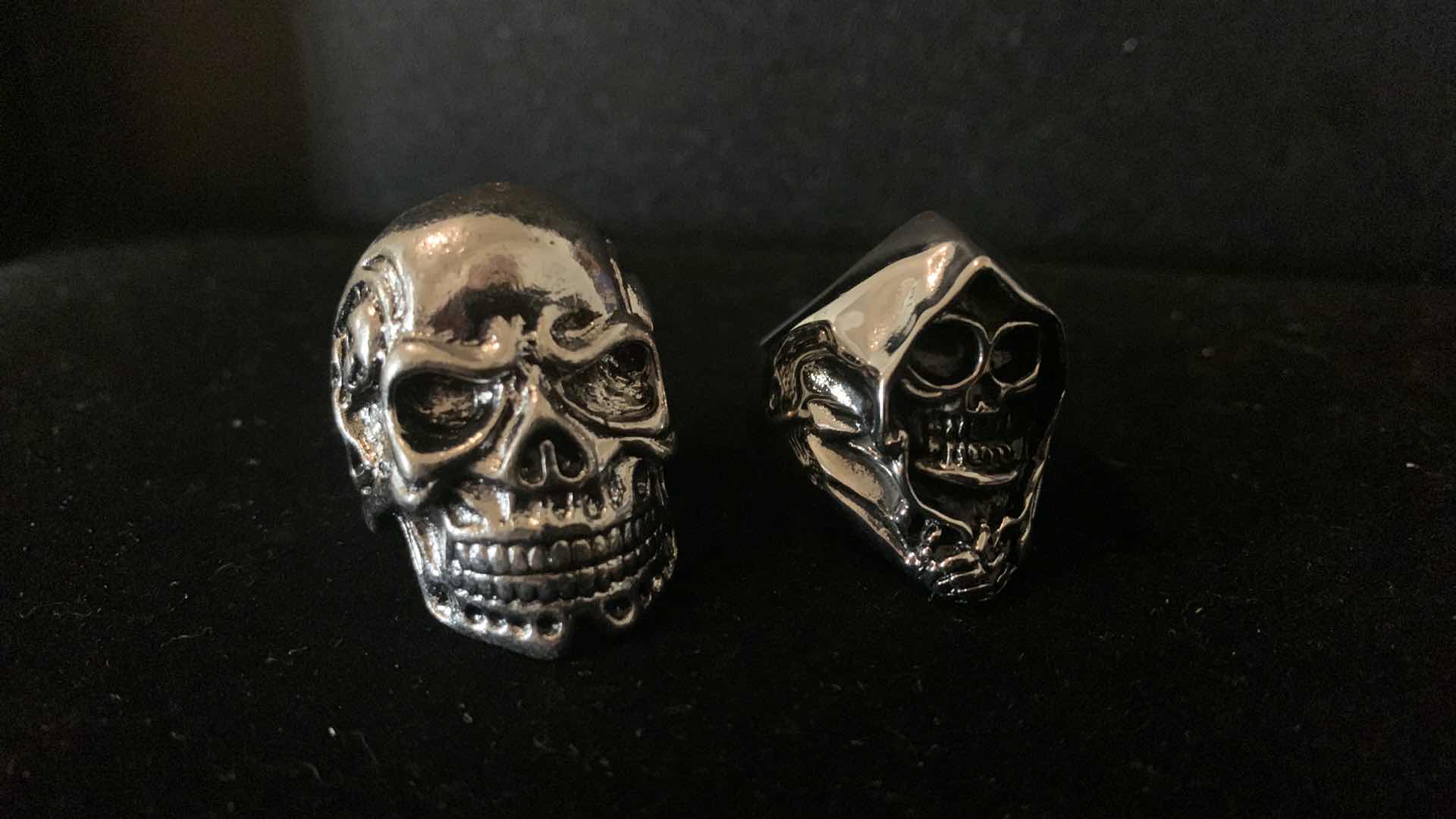 Photo 1 of MENS RINGS SIZE 9