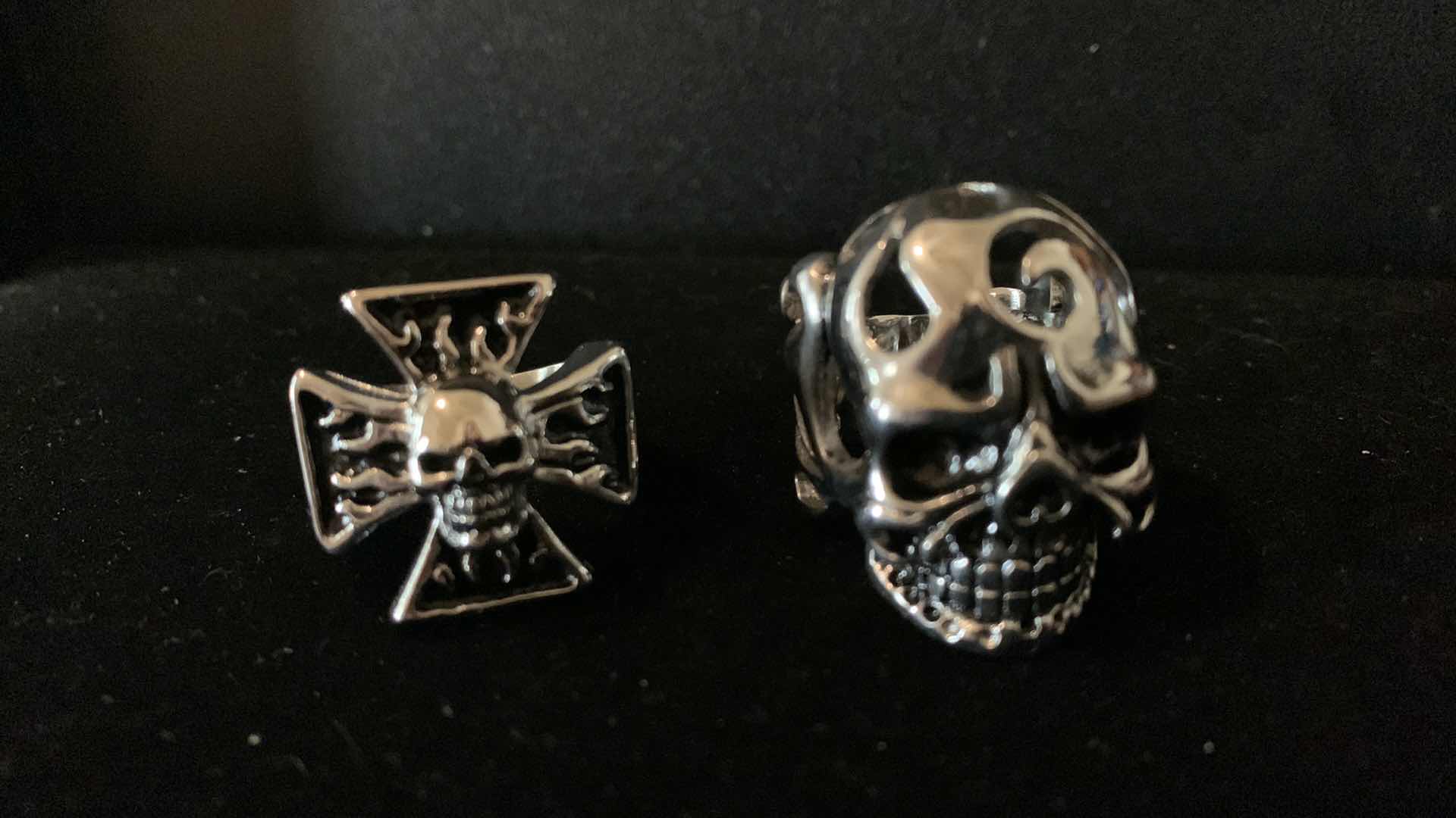 Photo 1 of MENS RINGS SIZE 9