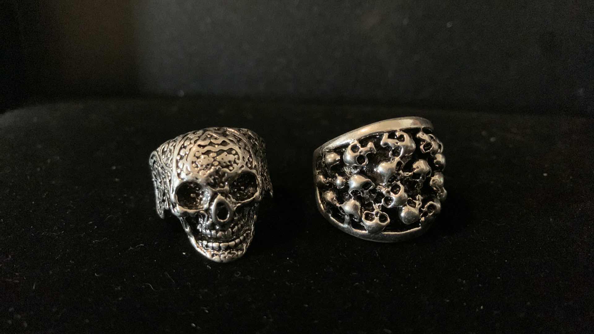 Photo 1 of MENS RINGS SIZE 9