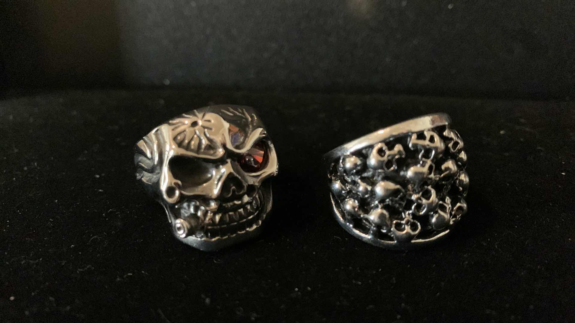 Photo 1 of MENS RINGS SIZE 9