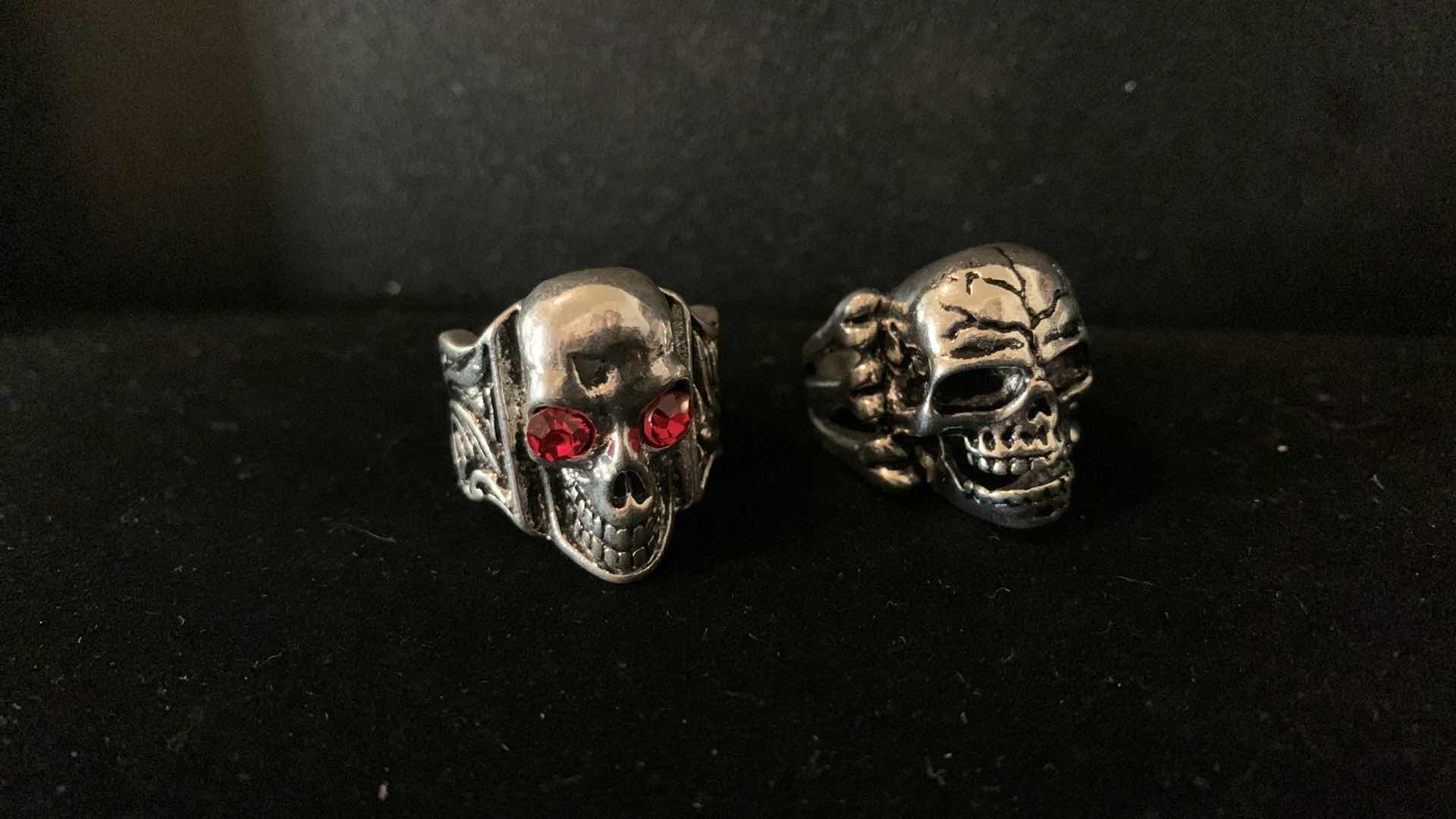 Photo 1 of MENS RINGS SIZE 9.5