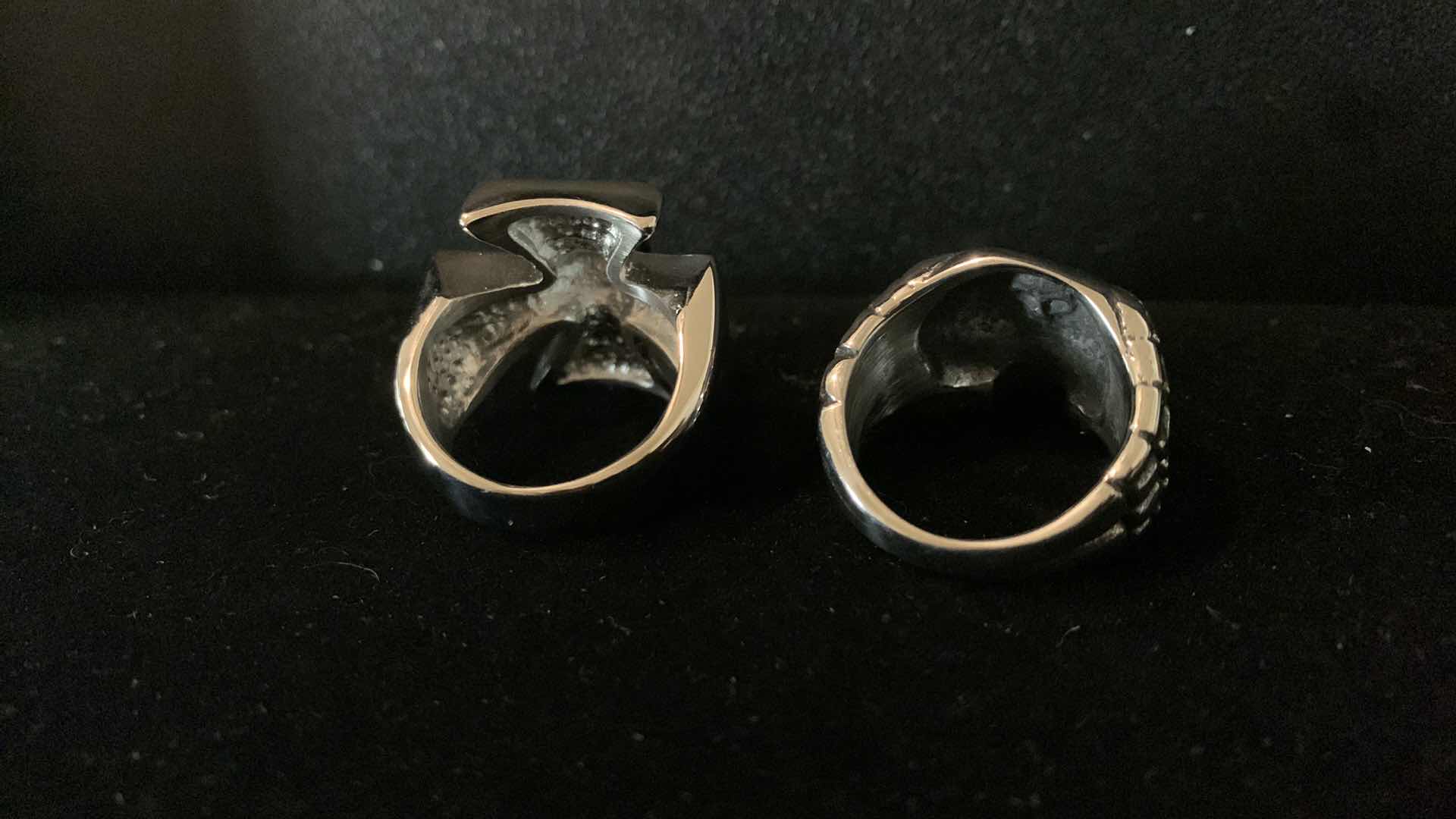 Photo 1 of MENS RINGS SIZE 9