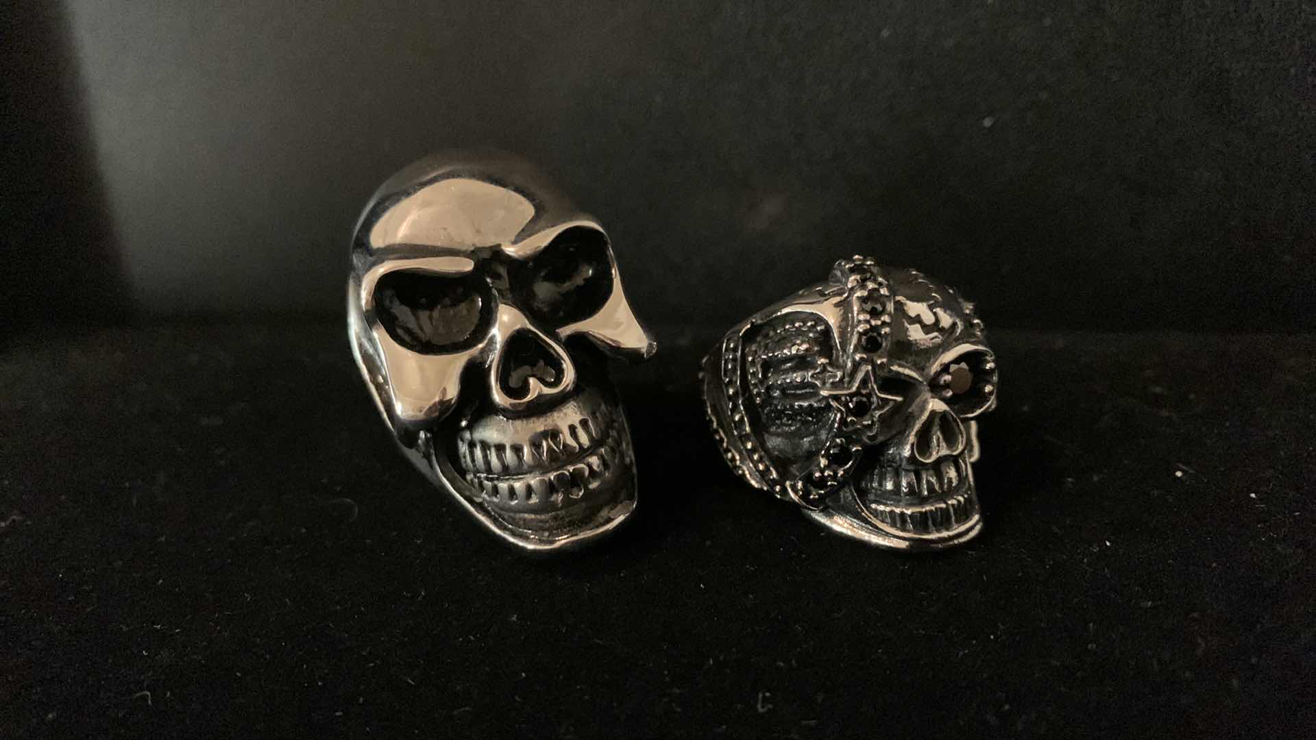 Photo 1 of MENS RINGS SIZE 9