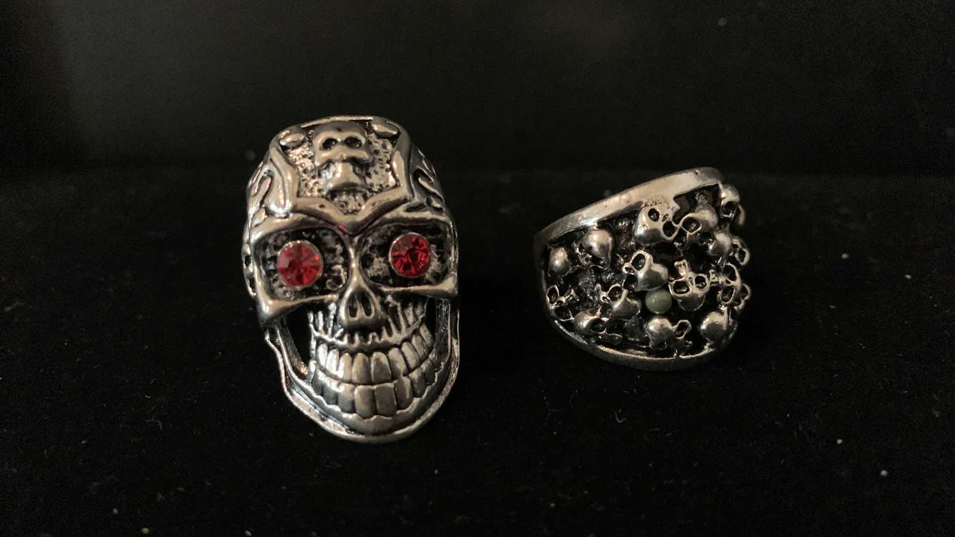 Photo 1 of MENS RINGS SIZE 9